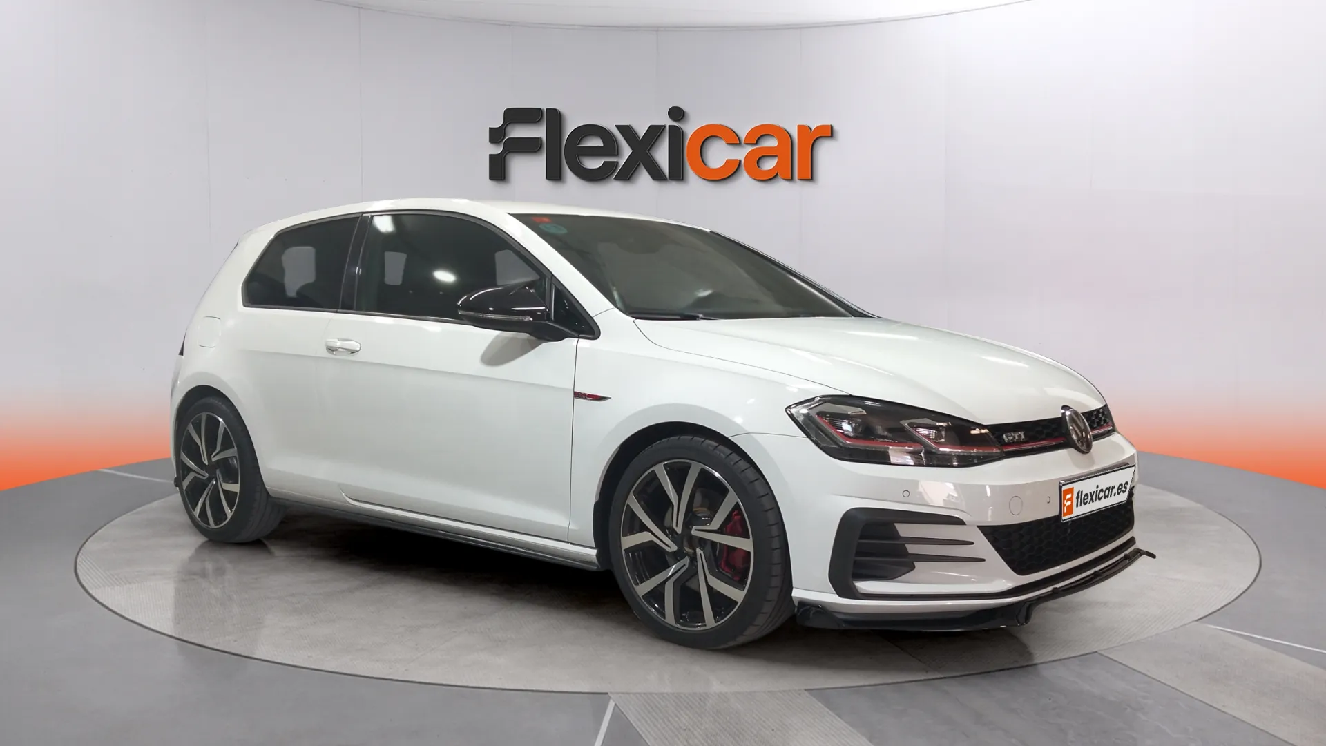 Volkswagen Golf GTI 2.0 TSI DSG - foto 1