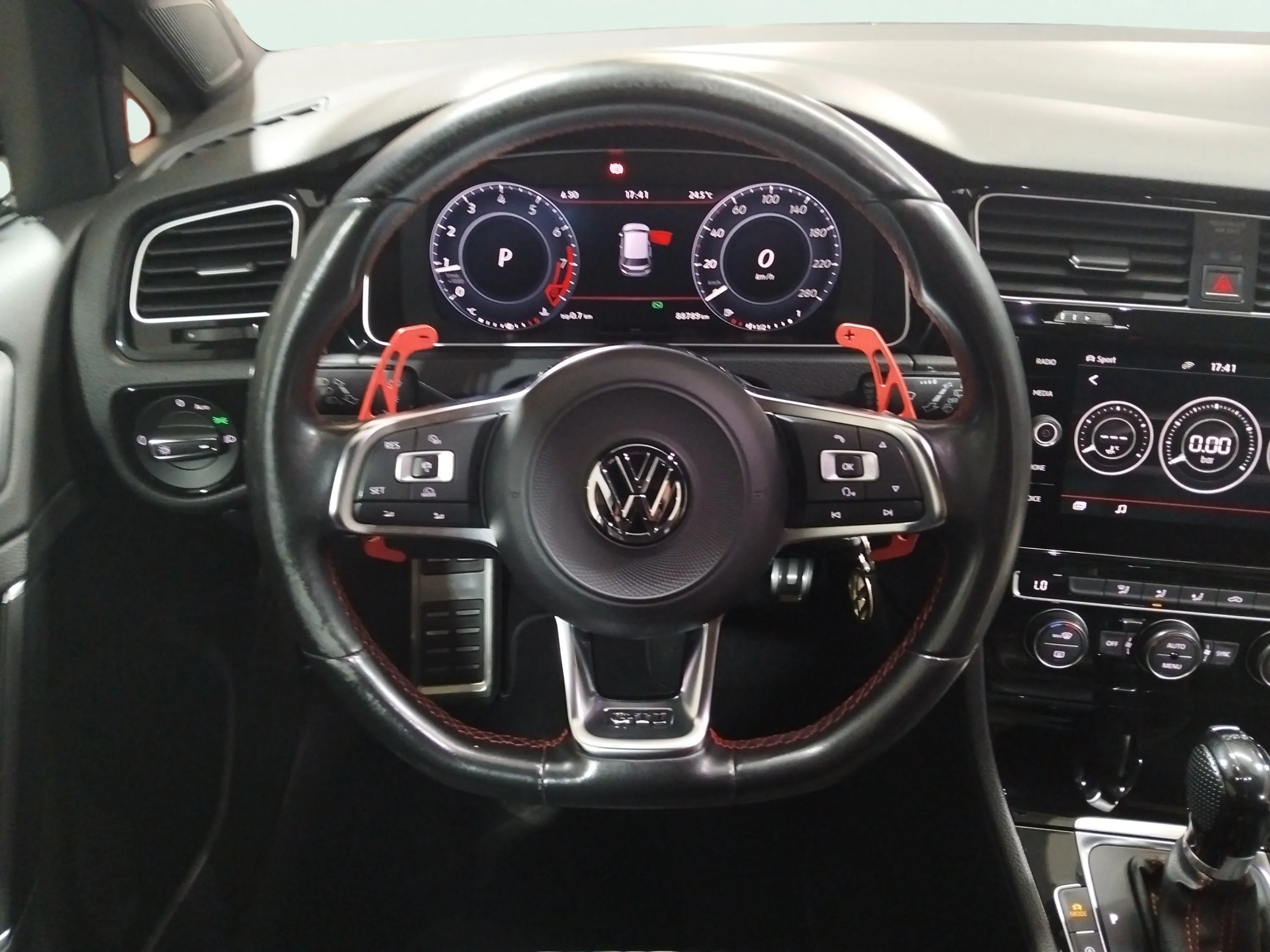 Volkswagen Golf GTI 2.0 TSI DSG - foto 11