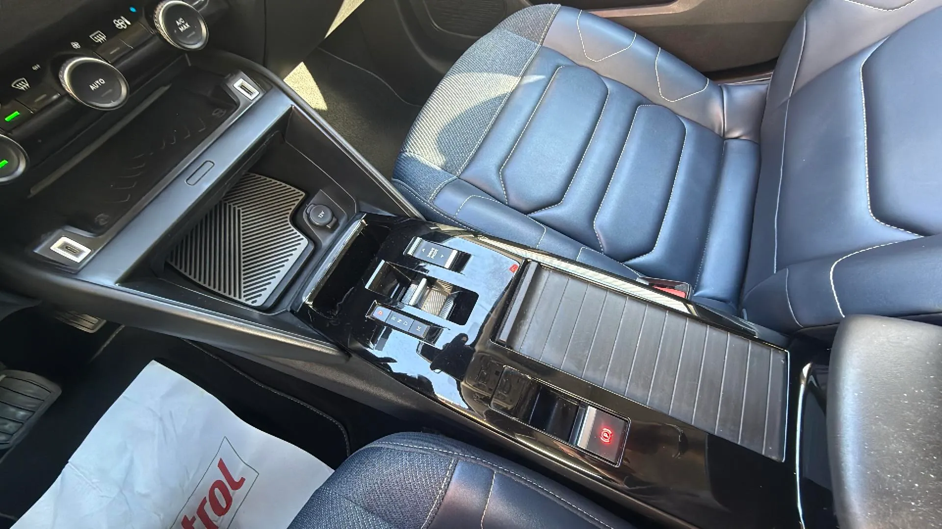 Citroën C4 PureTech 130 EAT8 Shine - foto 19