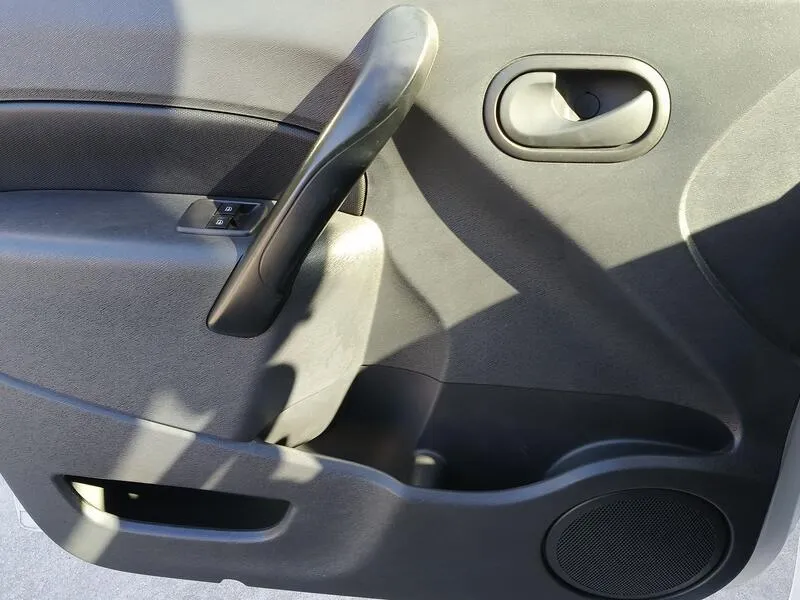 Renault Kangoo Z.E. Maxi - foto 24