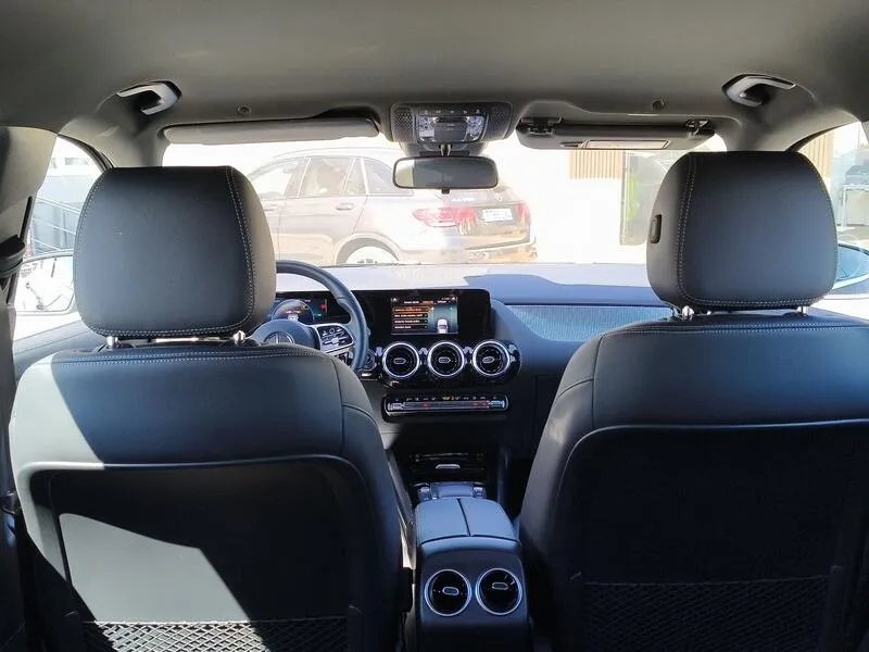 Mercedes-Benz GLA 200D - foto 36