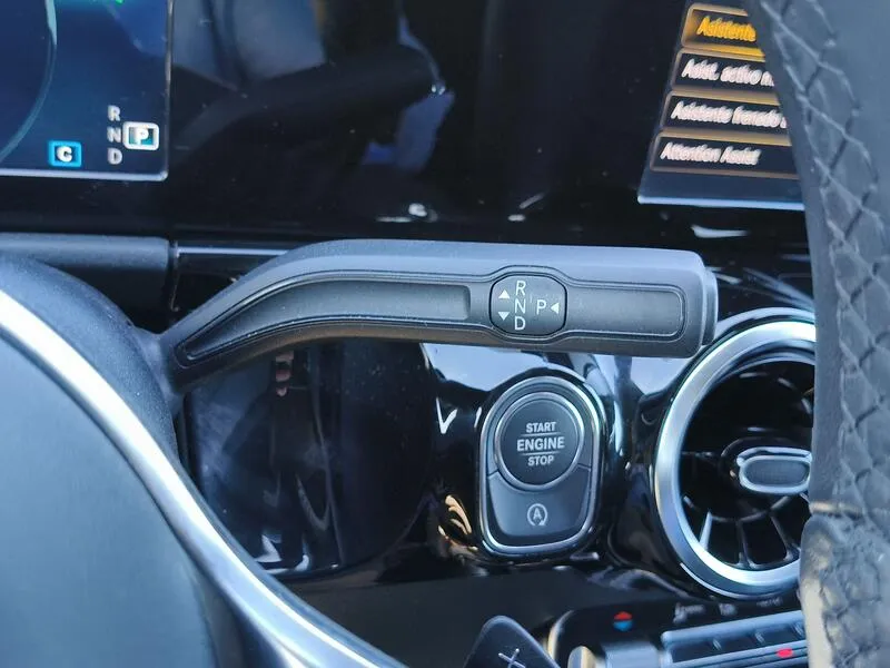 Mercedes-Benz GLA 200D - foto 23