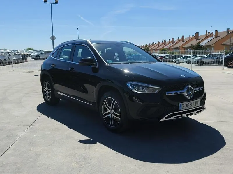 Mercedes-Benz GLA 200D - foto 8