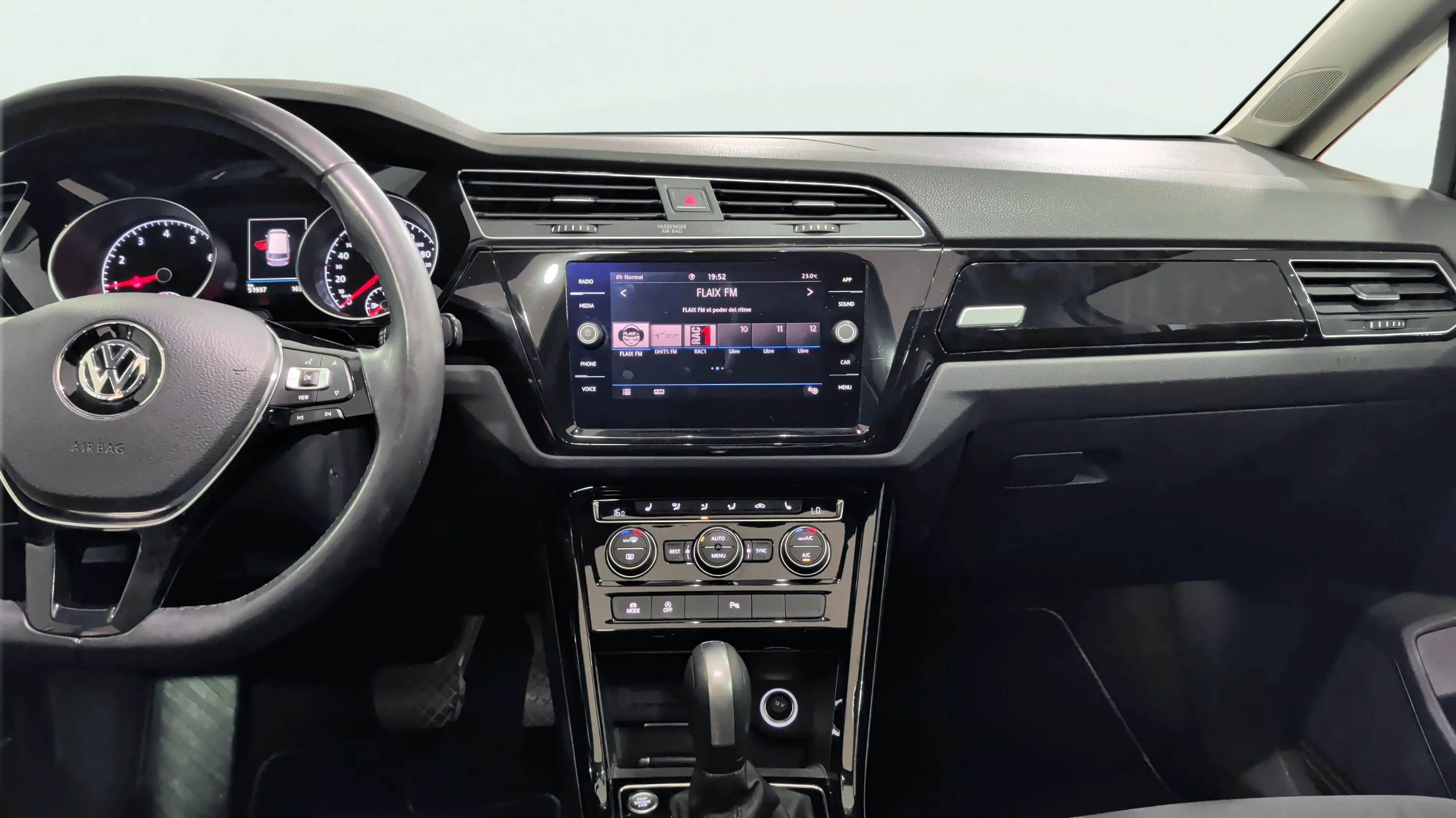 Volkswagen Touran Sport 1.5 TSI DSG - foto 10