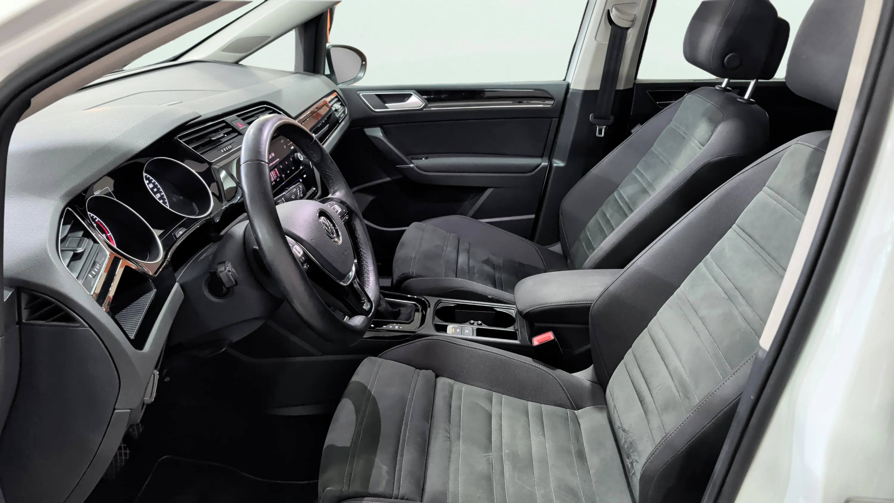 Volkswagen Touran Sport 1.5 TSI DSG - foto 13