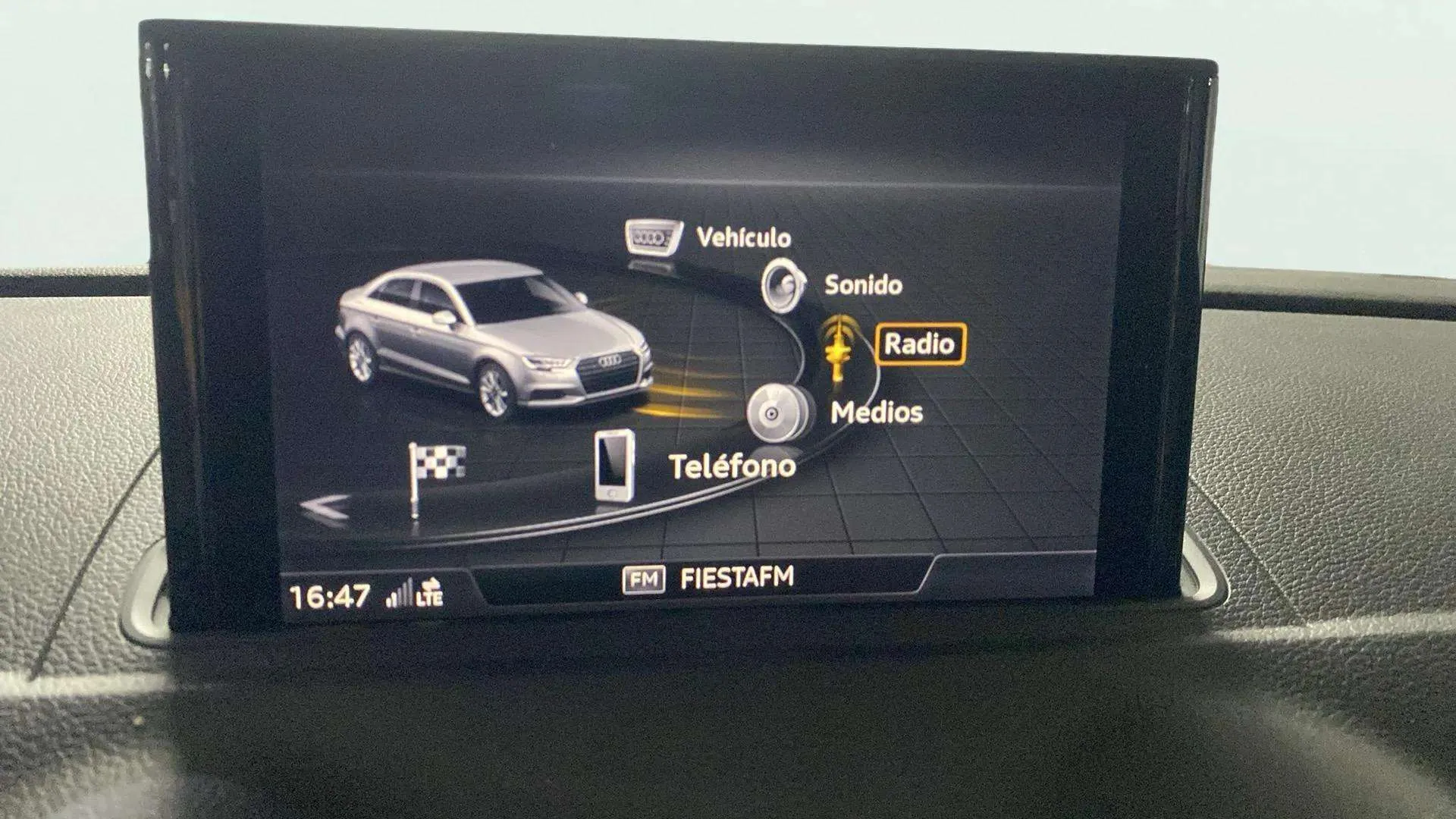 Audi A3 Sedan 35 TDI - foto 13