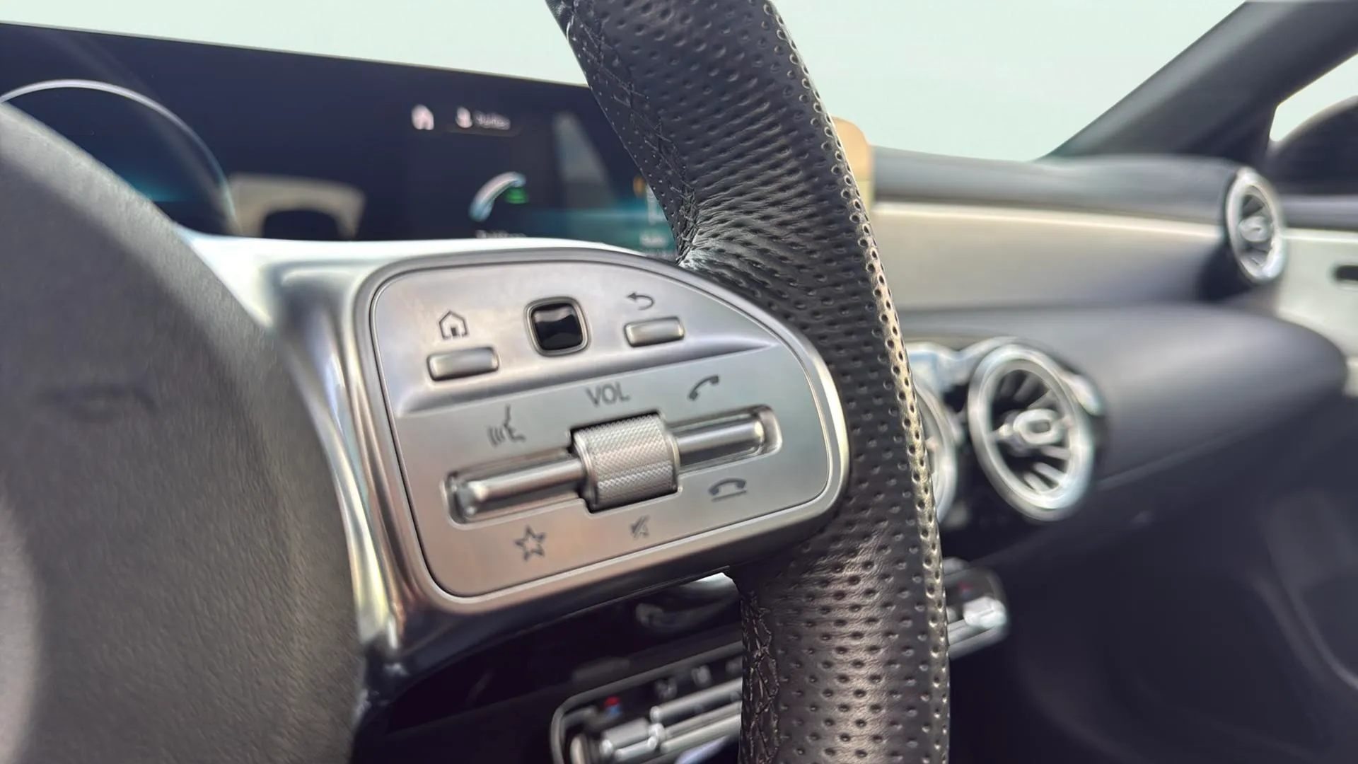 Mercedes-Benz CLA 200 - foto 14
