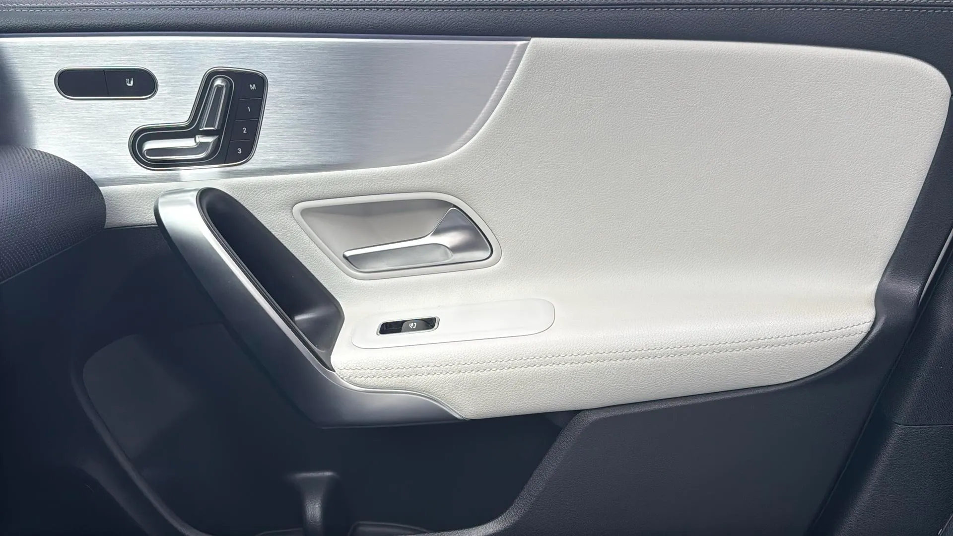 Mercedes-Benz CLA 200 - foto 22