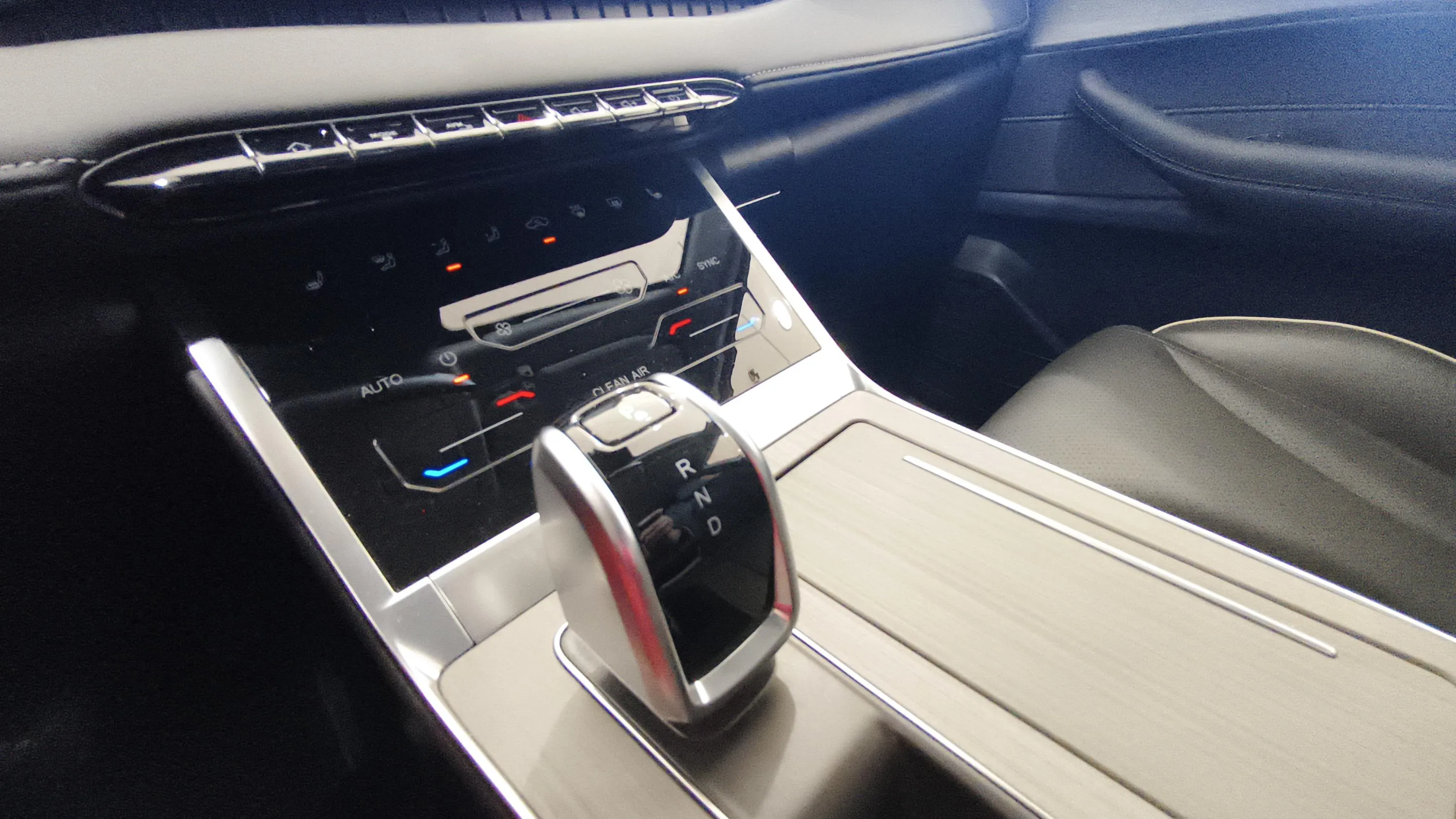 Ebro s400 HEV 1.5L 211 Excellence Aut - foto 16