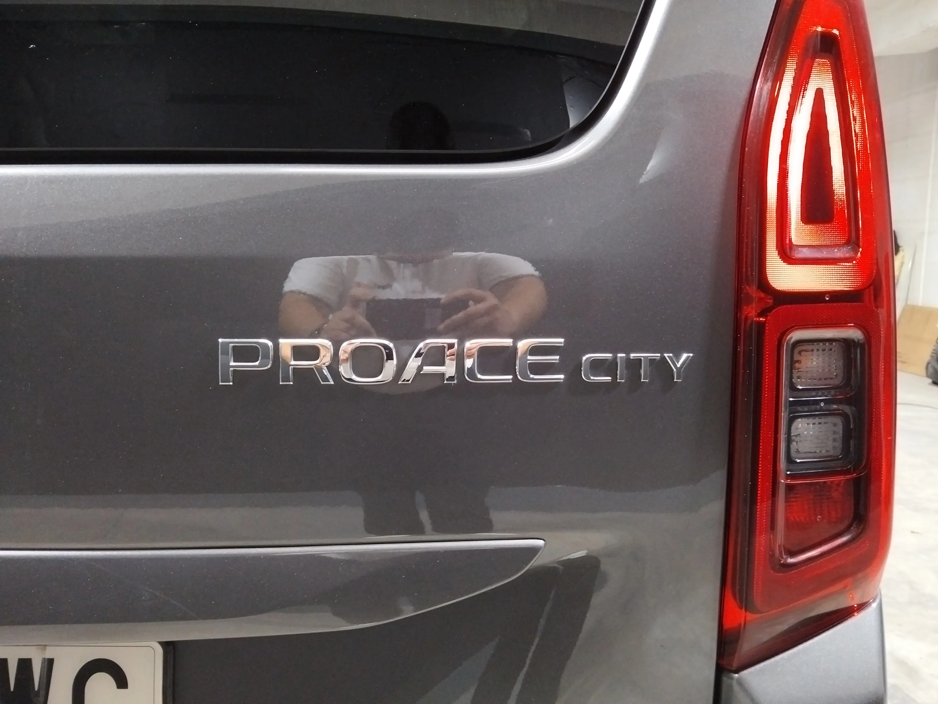 Toyota Proace City 1.2 Family Act 7 Plazas L2 - foto 18