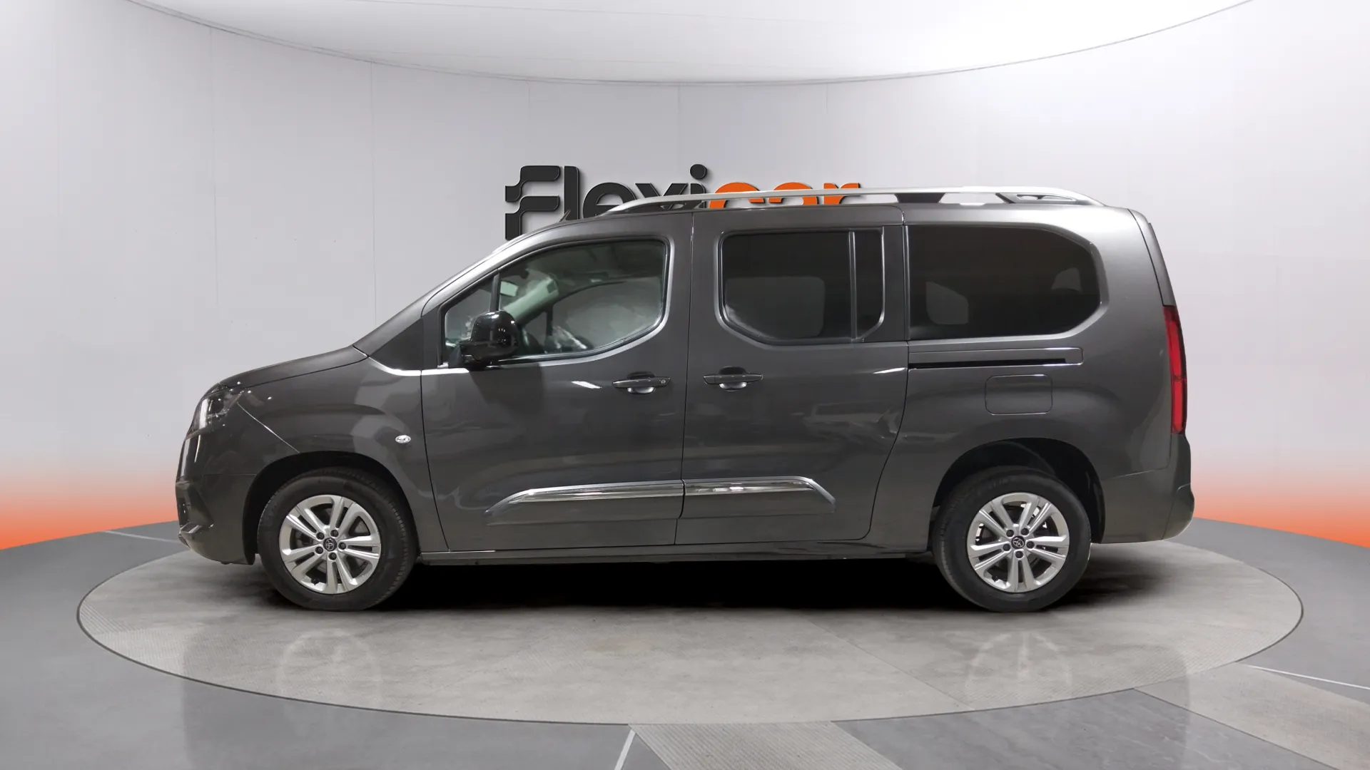 Toyota Proace City 1.2 Family Act 7 Plazas L2 - foto 4