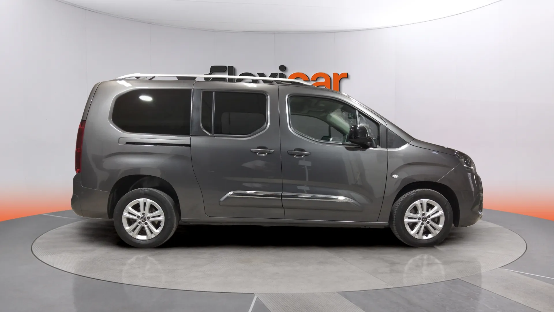 Toyota Proace City 1.2 Family Act 7 Plazas L2 - foto 8
