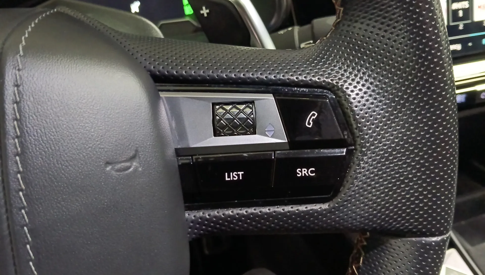 DS 7 Crossback 1.6 E-Tense 225 Performance Line - foto 16