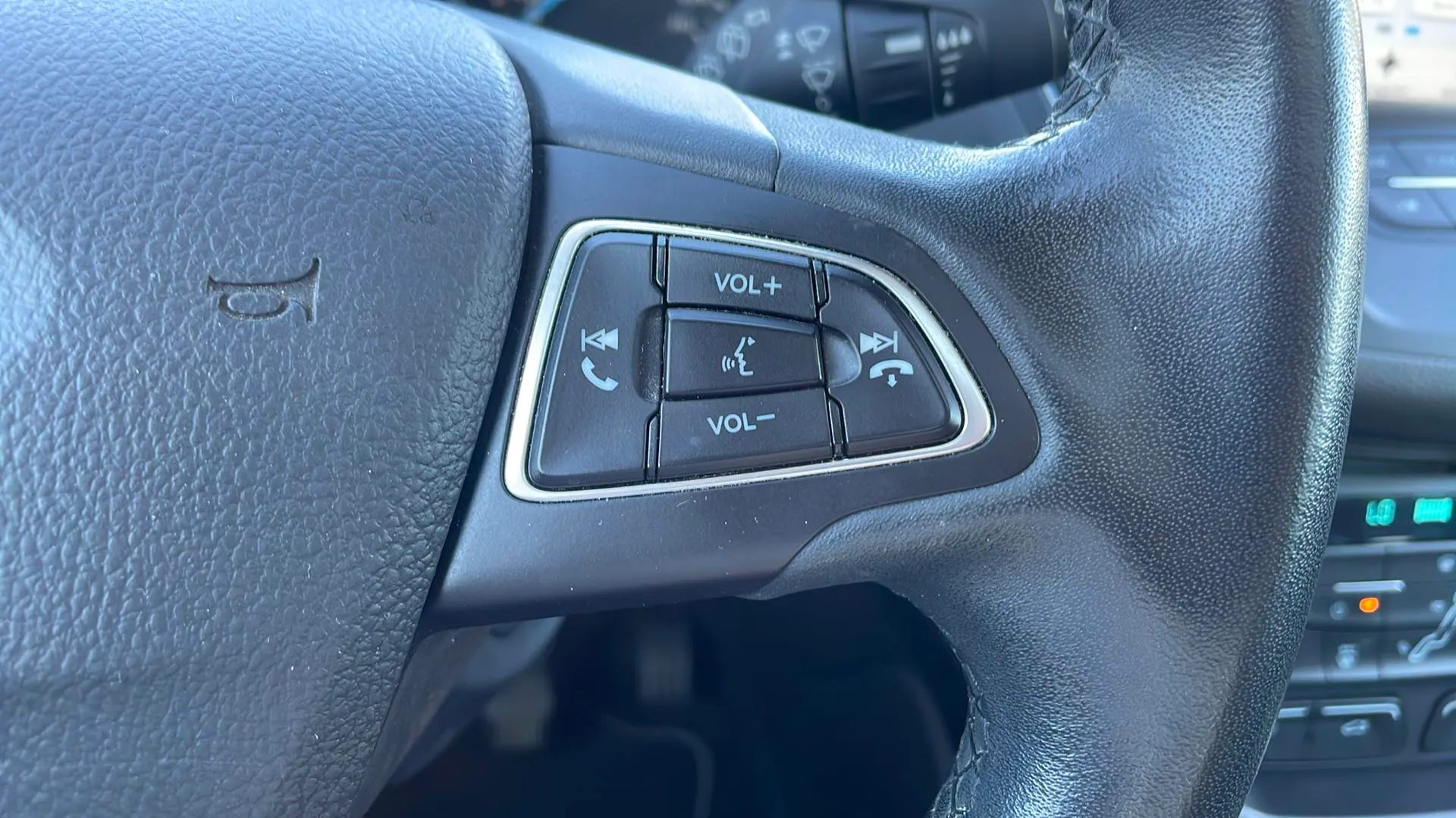 Ford C-Max 1.5 EcoBoost Titanium - foto 33