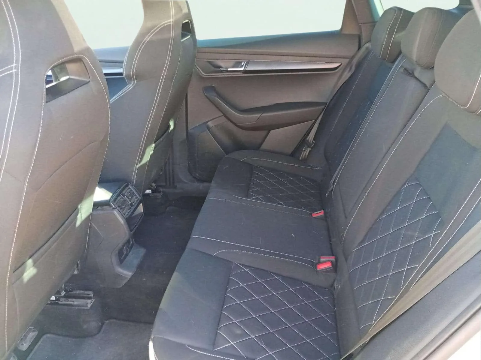 Škoda Karoq 2.0 TDI DSG 4x4 Sportline - foto 17