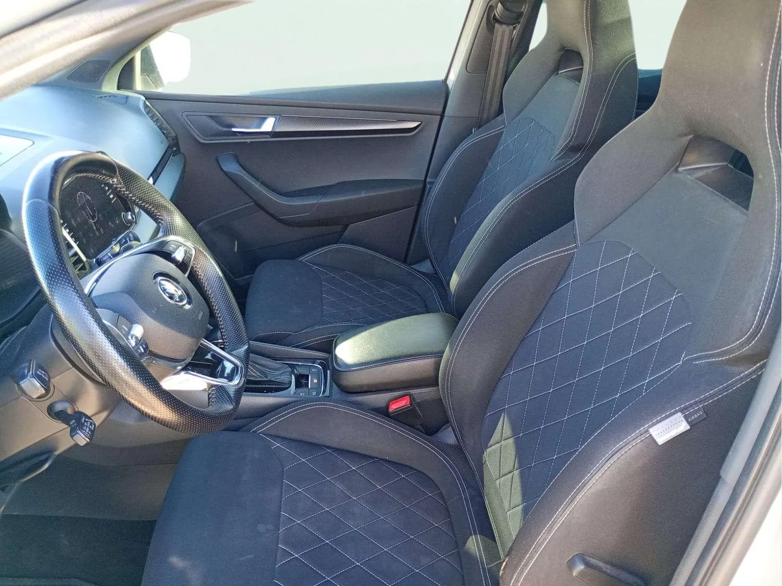 Škoda Karoq 2.0 TDI DSG 4x4 Sportline - foto 9