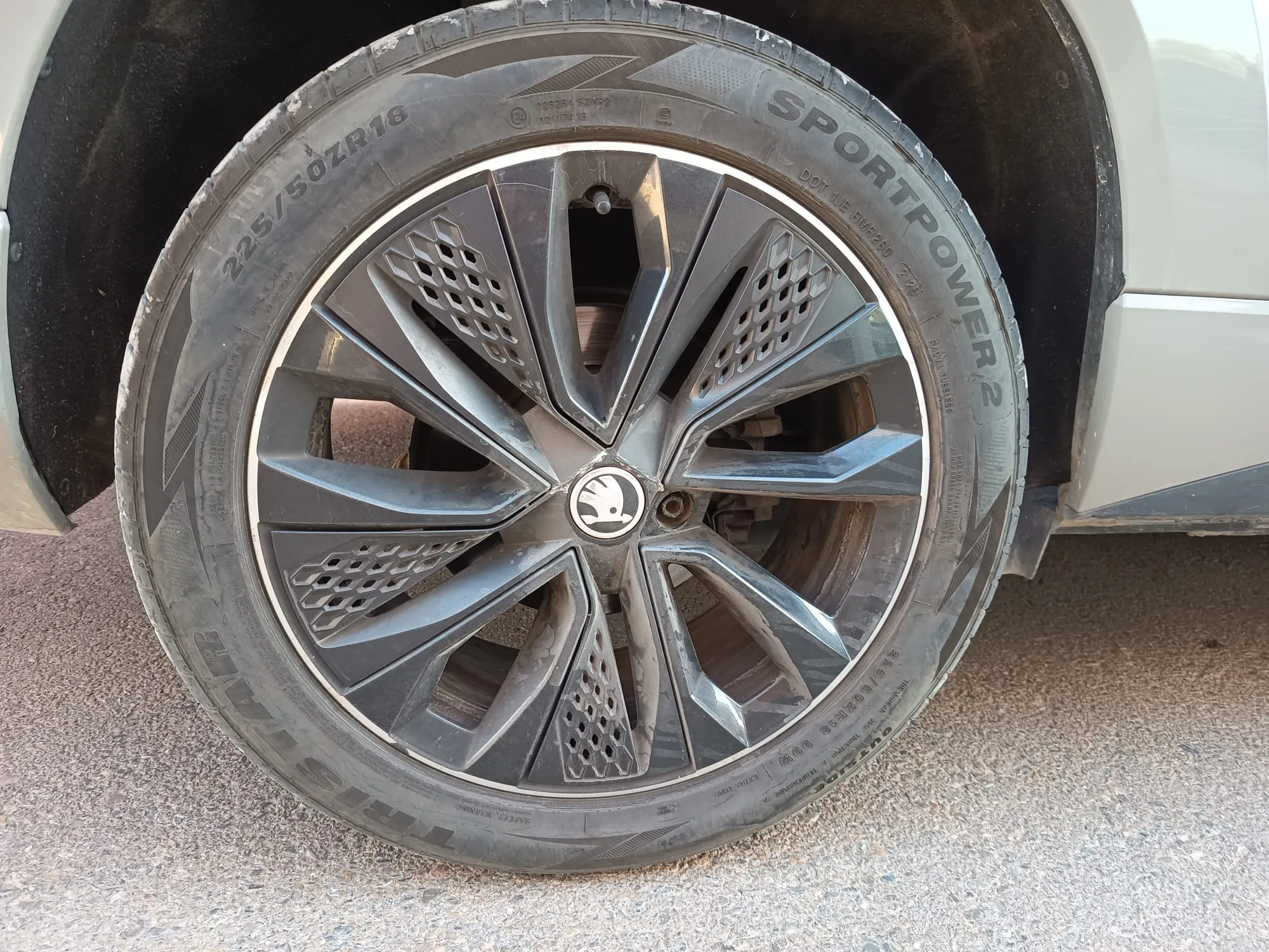 Škoda Karoq 2.0 TDI DSG 4x4 Sportline - foto 18