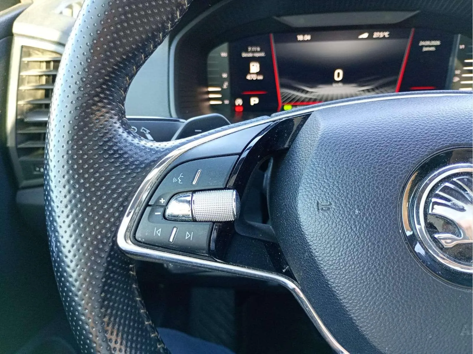 Škoda Karoq 2.0 TDI DSG 4x4 Sportline - foto 10