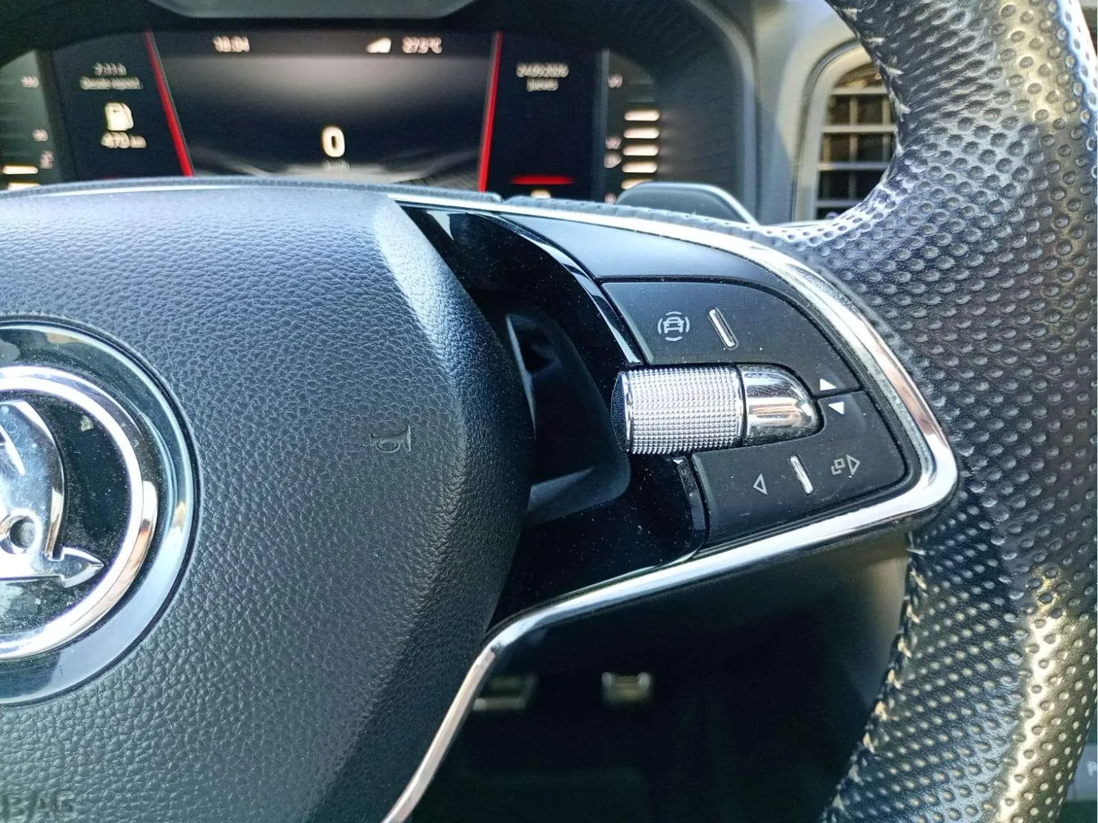 Škoda Karoq 2.0 TDI DSG 4x4 Sportline - foto 11
