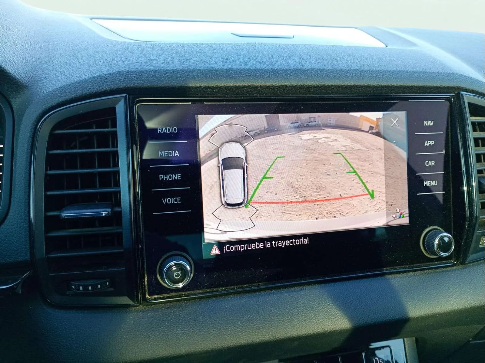 Škoda Karoq 2.0 TDI DSG 4x4 Sportline - foto 13