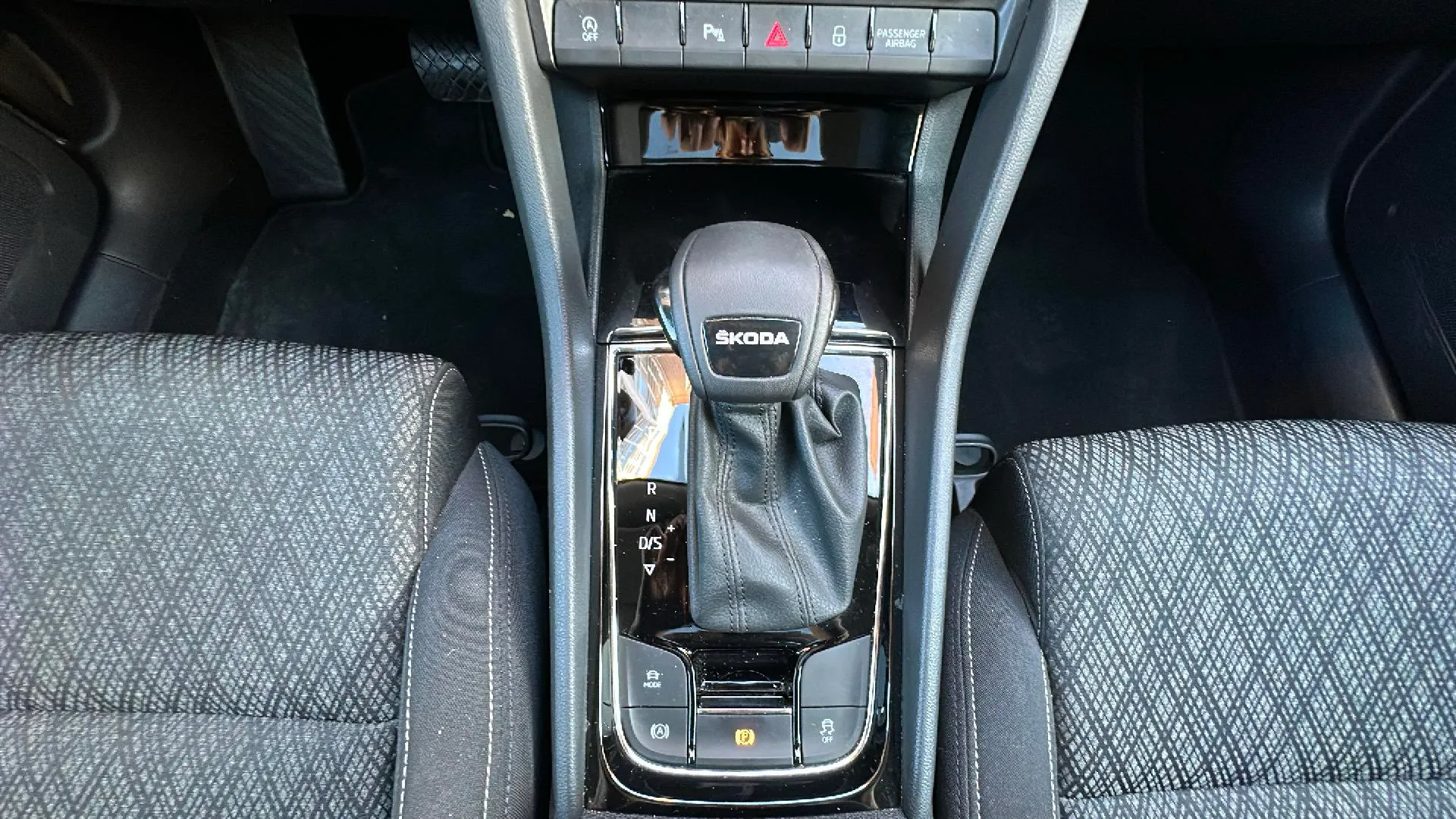 Škoda Karoq 1.5 TSI DSG ACT Style - foto 12