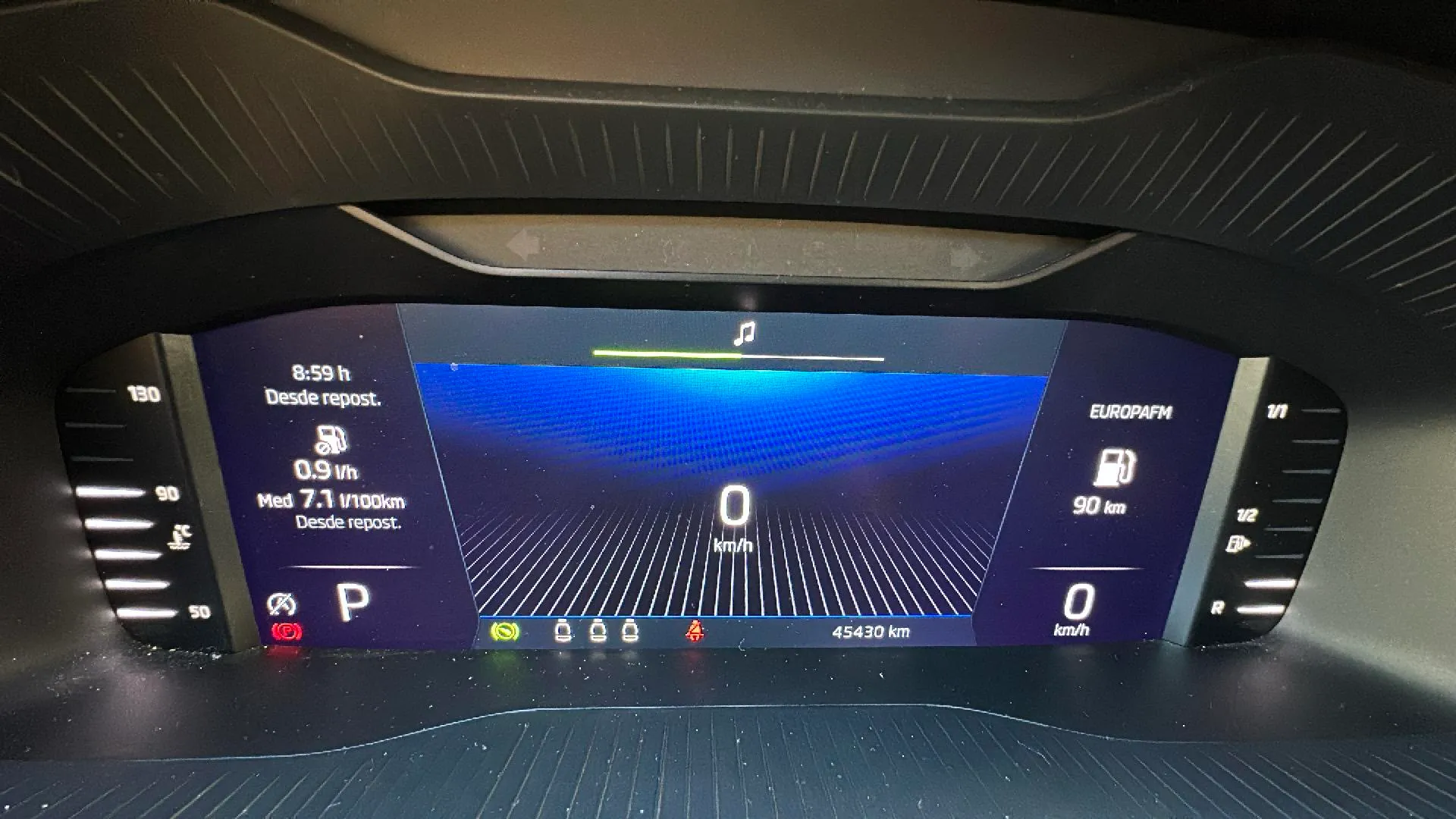 Škoda Karoq 1.5 TSI DSG ACT Style - foto 17
