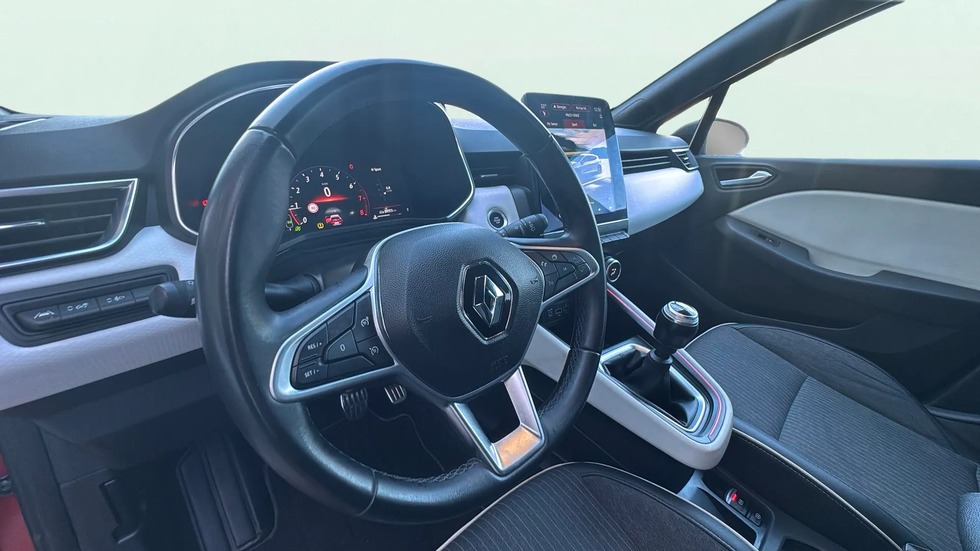 Renault Clio Techno TCe 90 - foto 11