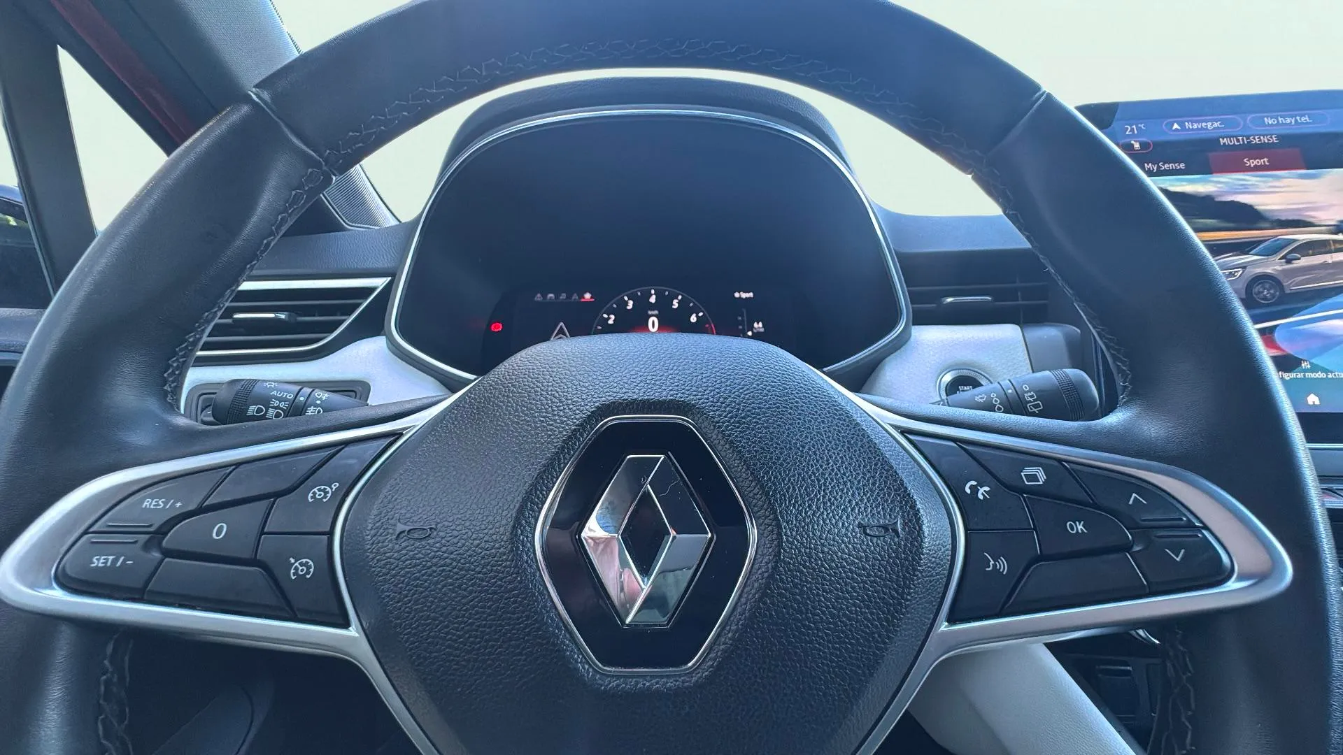 Renault Clio Techno TCe 90 - foto 17