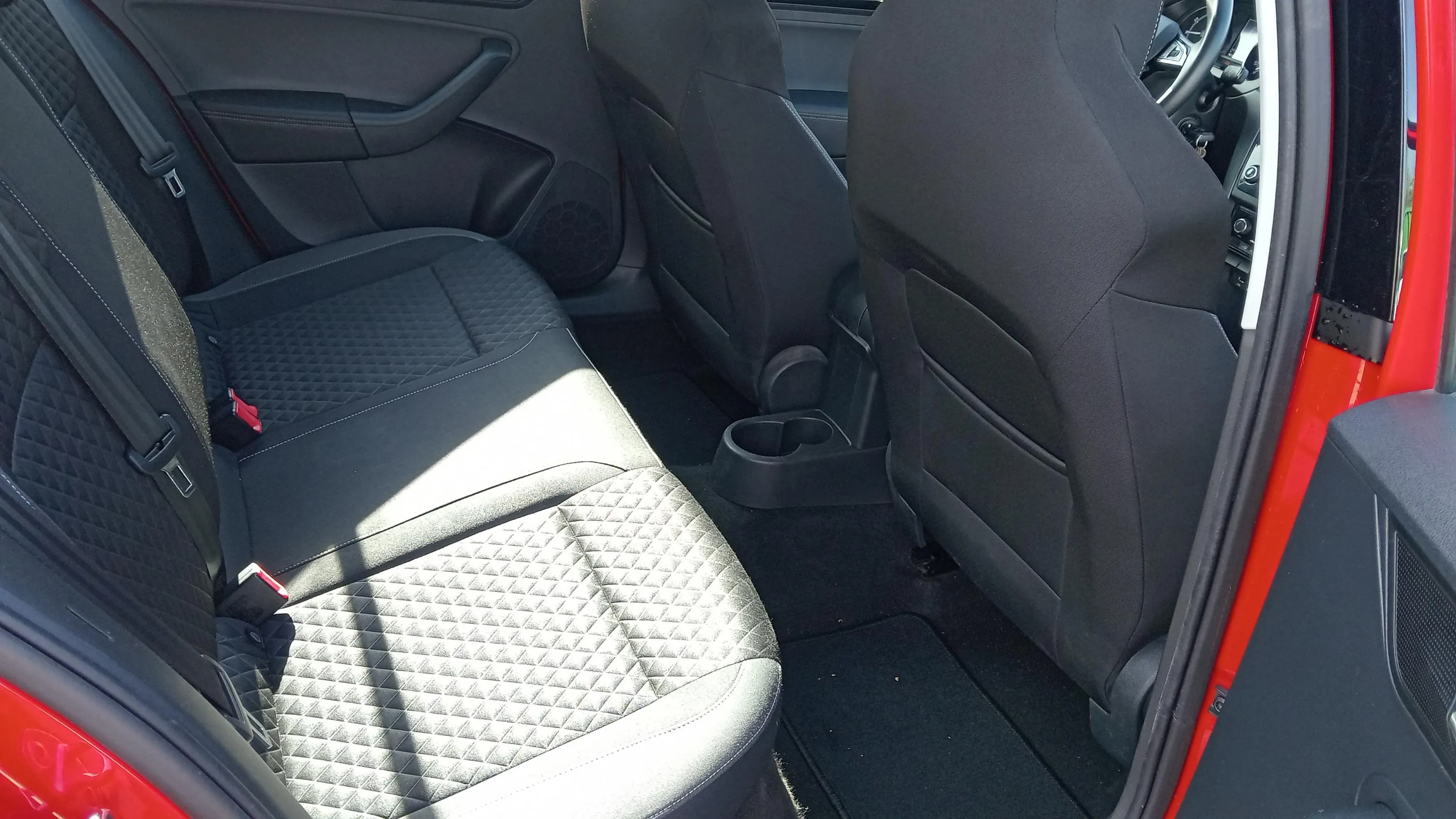 Škoda Rapid 1.0 TSI Active - foto 18
