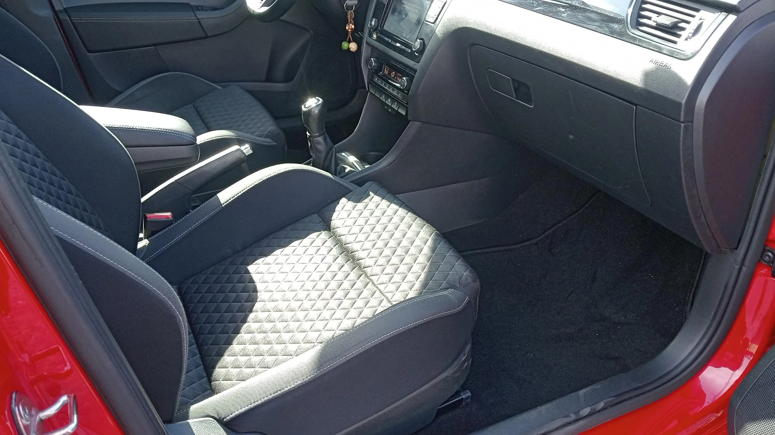 Škoda Rapid 1.0 TSI Active - foto 17
