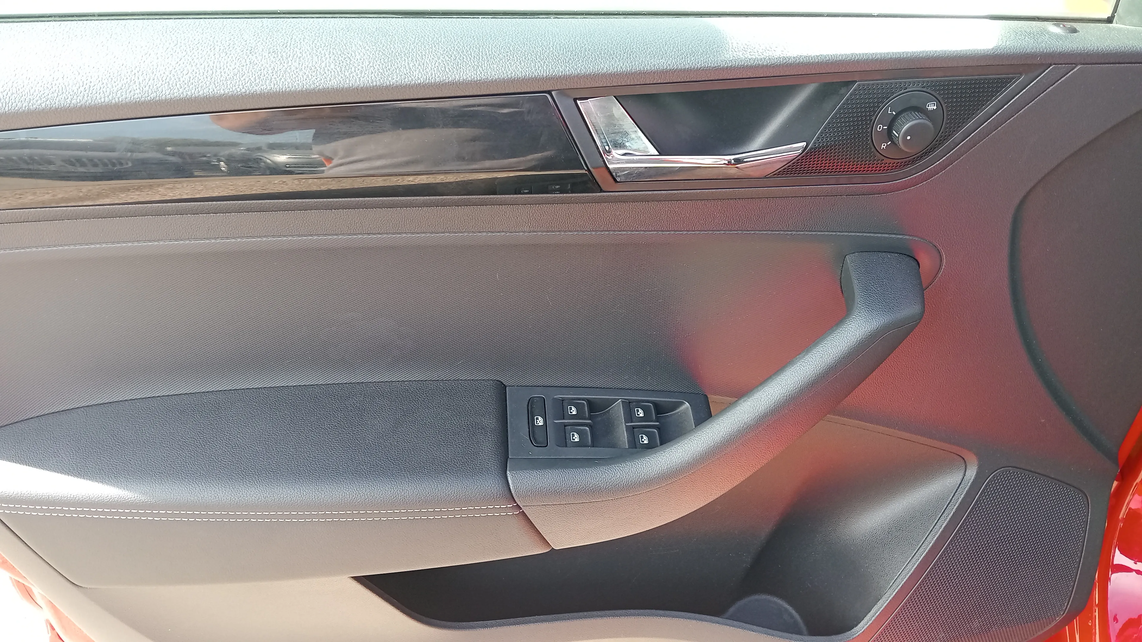 Škoda Rapid 1.0 TSI Active - foto 21