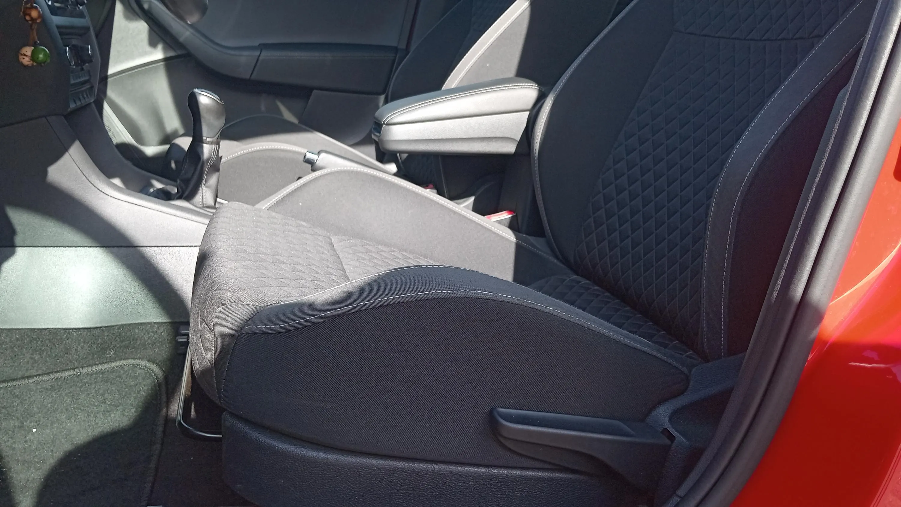 Škoda Rapid 1.0 TSI Active - foto 22