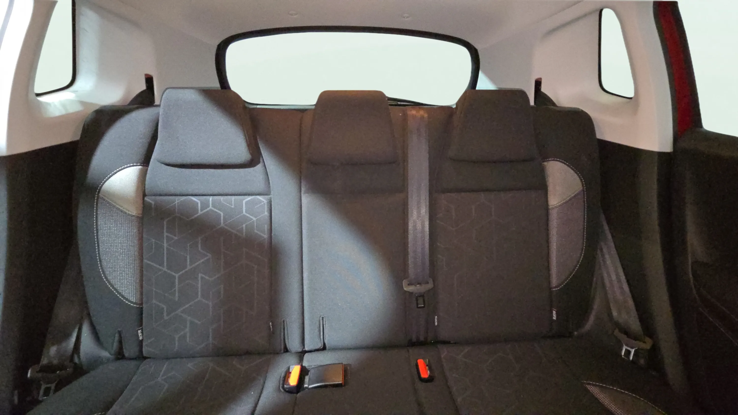 Peugeot 2008 Style 1.6 BlueHDi - foto 21