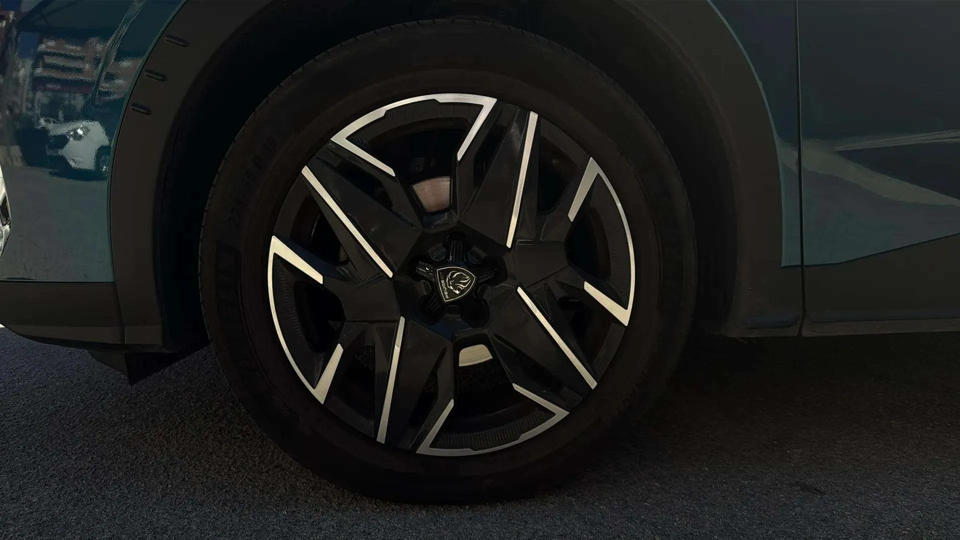 Peugeot 3008 1.2 Allure Pack eDCS6 - foto 28