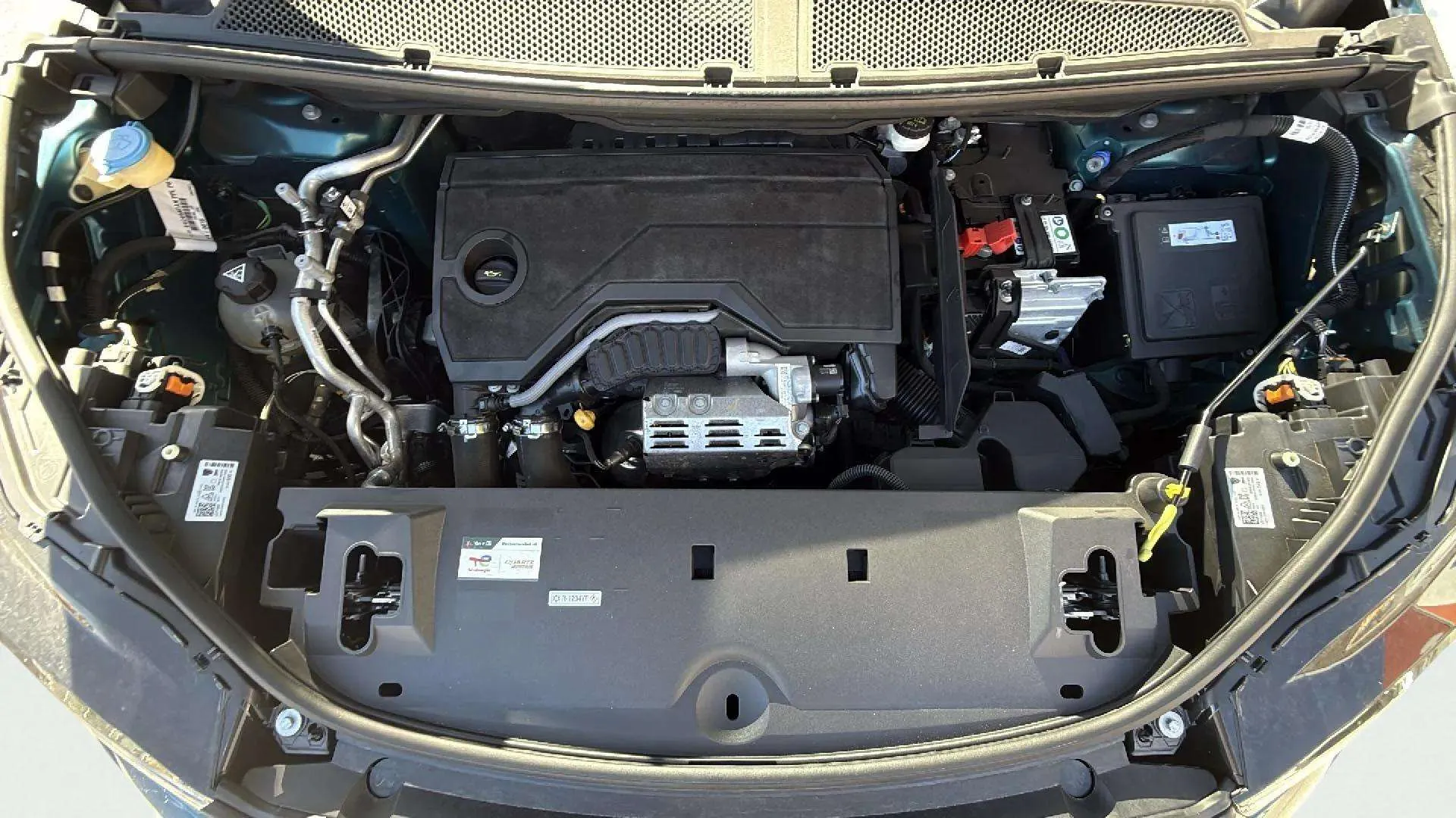 Peugeot 3008 1.2 Allure Pack eDCS6 - foto 23