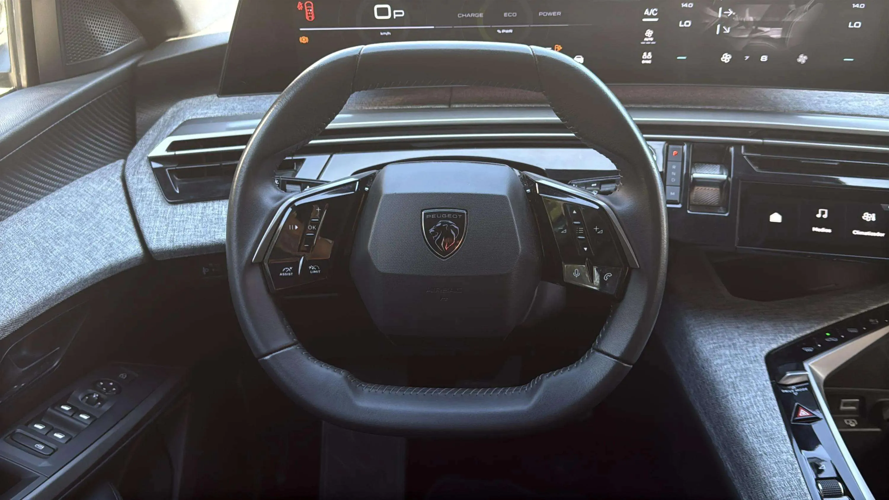 Peugeot 3008 1.2 Allure Pack eDCS6 - foto 11