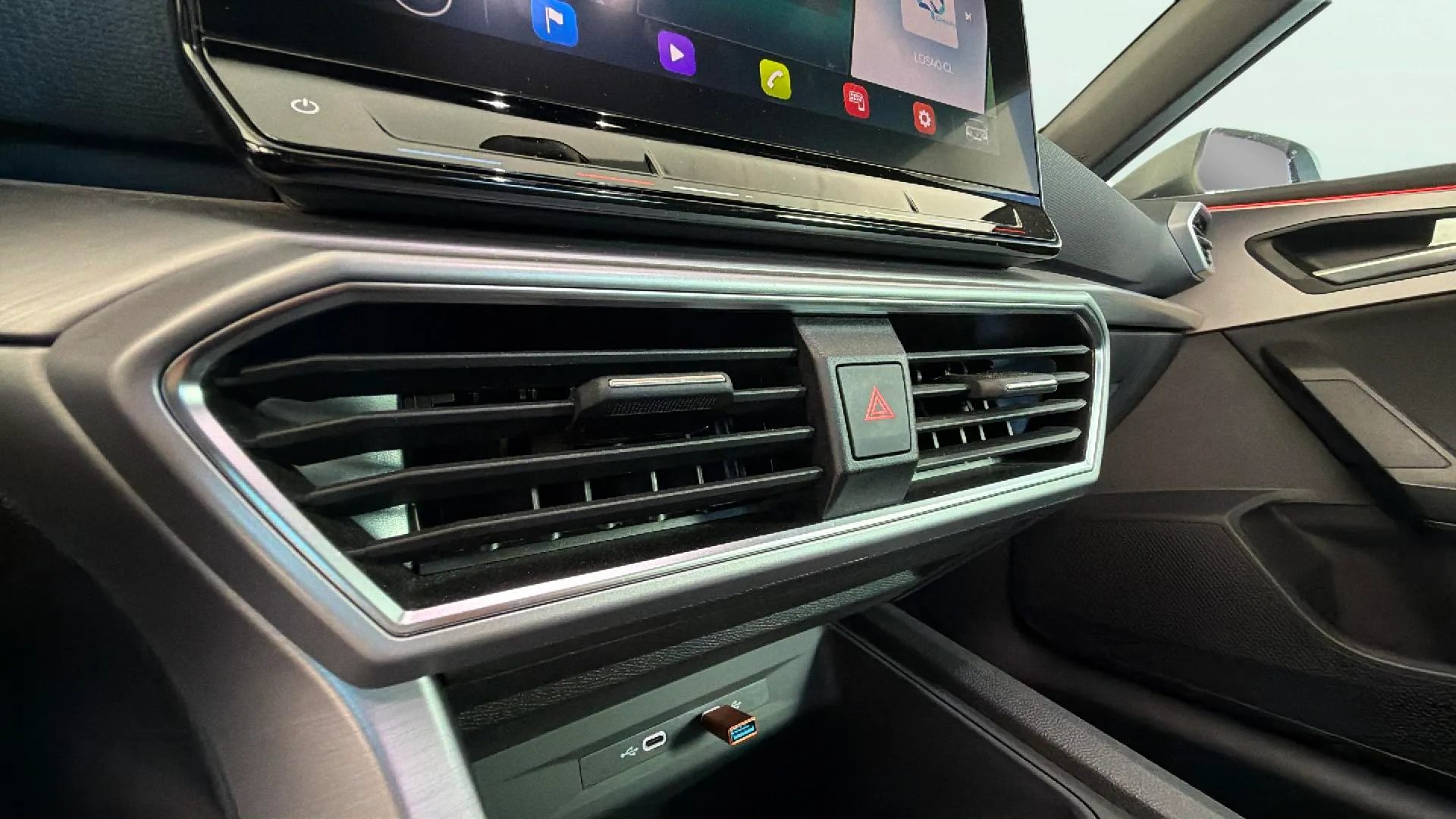 SEAT León 1.4 e-Hybrid DSG-6 FR XL - foto 28