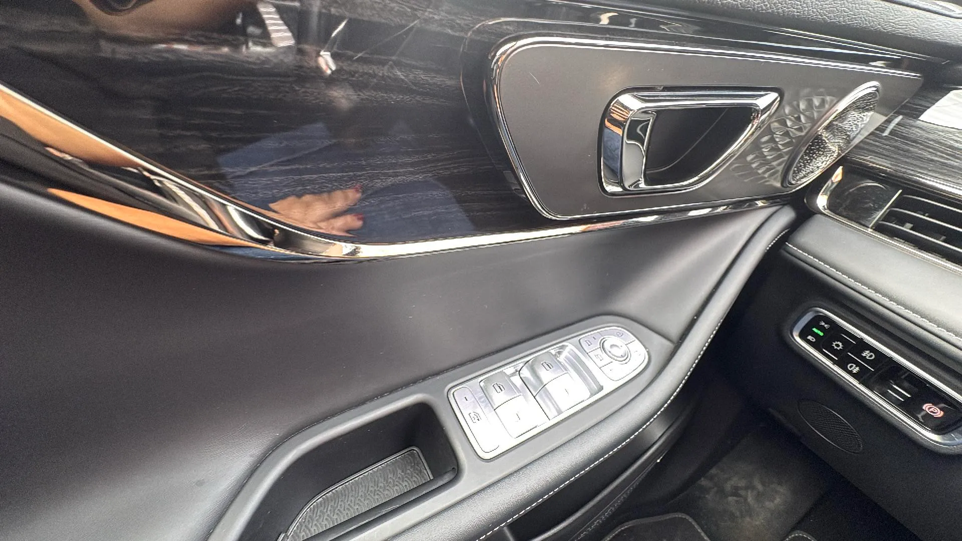 Omoda 5 Premium 1.6 T-GDi - foto 22
