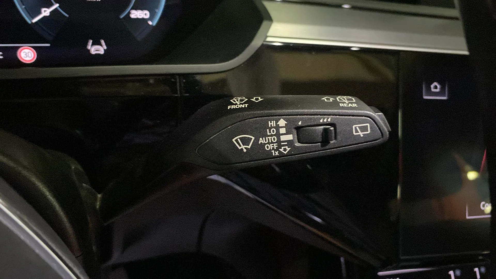 Audi Q8 e-tron S line 55 quattro - foto 18