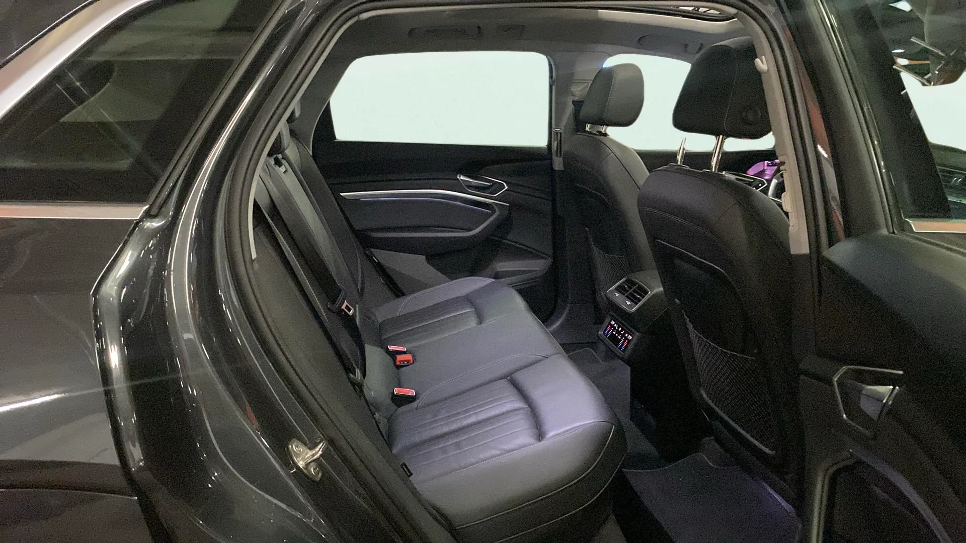 Audi Q8 e-tron S line 55 quattro - foto 31