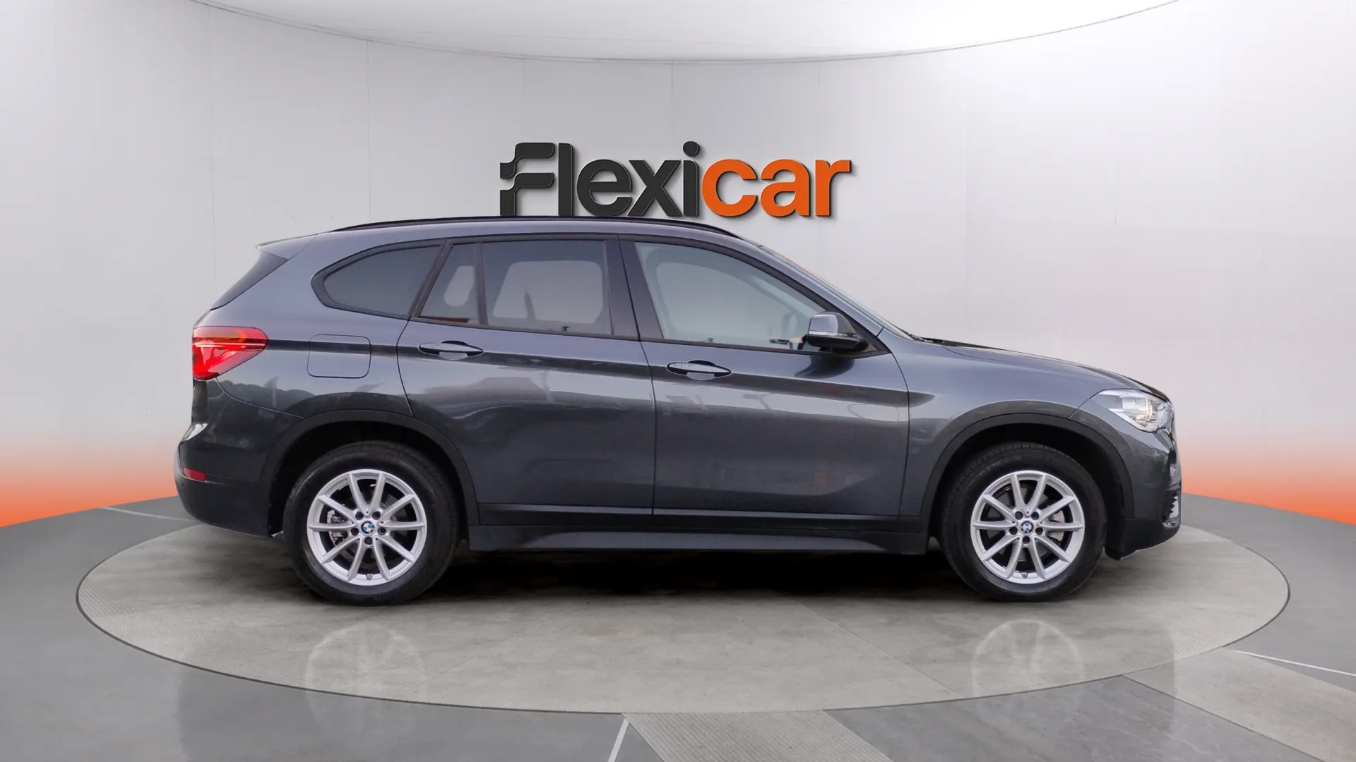 BMW X1 sDrive18i - foto 2