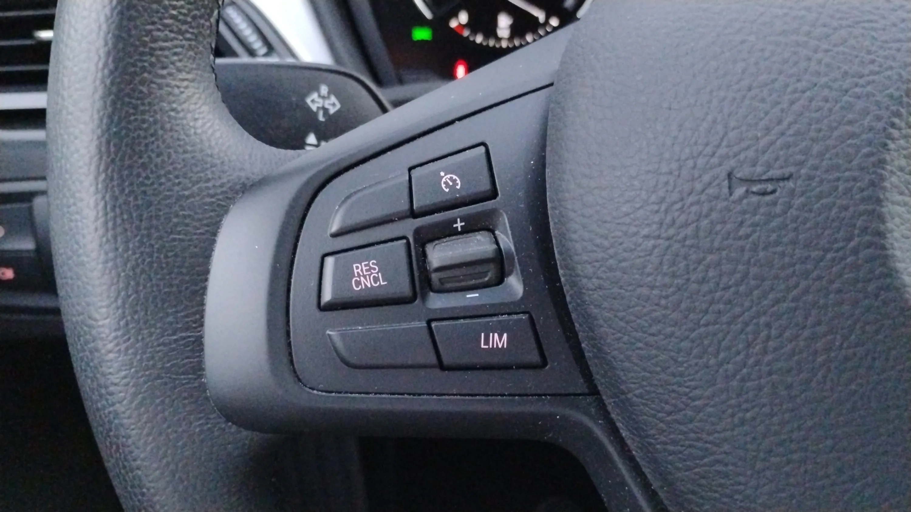 BMW X1 sDrive18i - foto 16