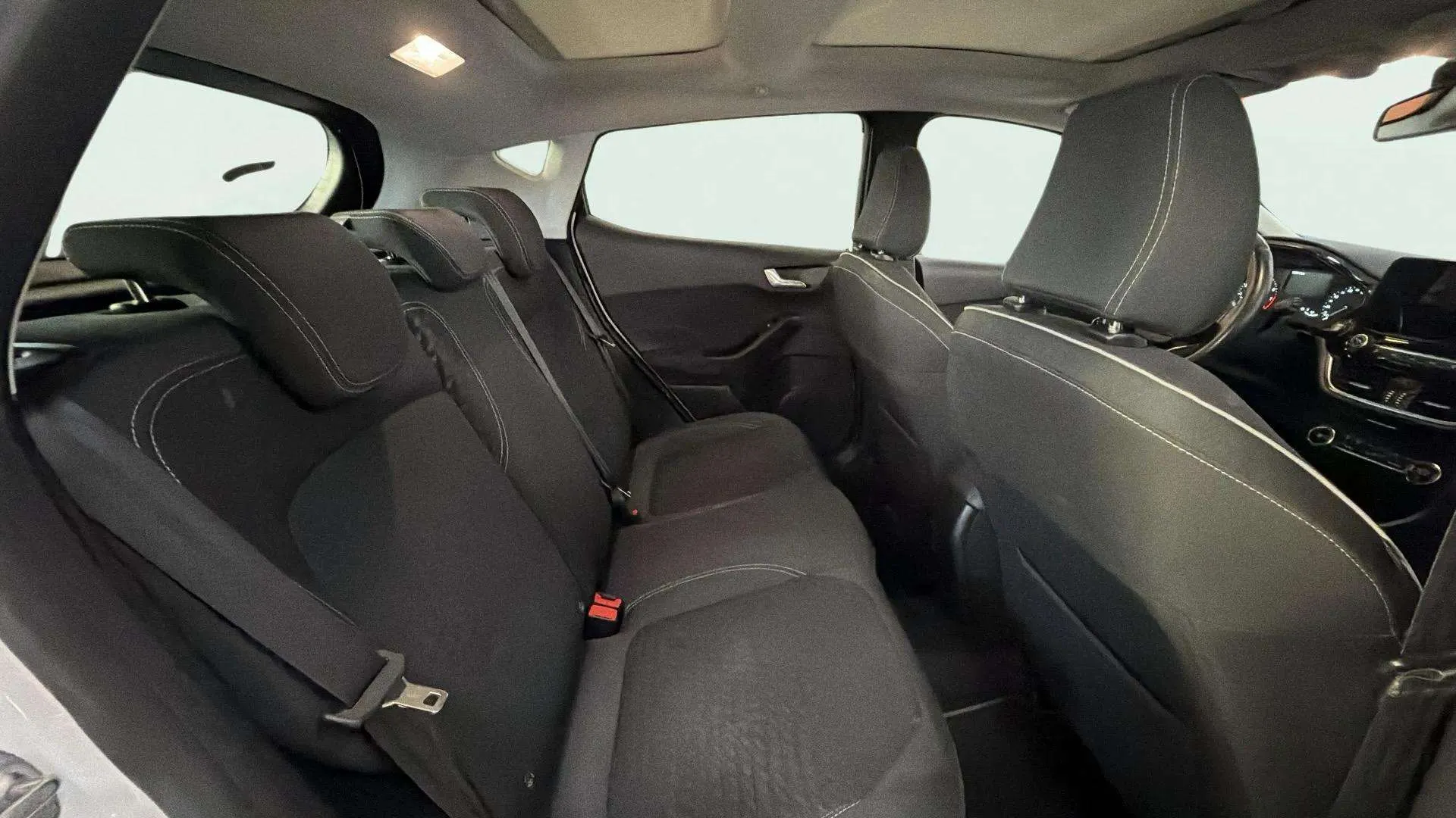 Ford Fiesta 1.0 EcoBoost Titanium - foto 22