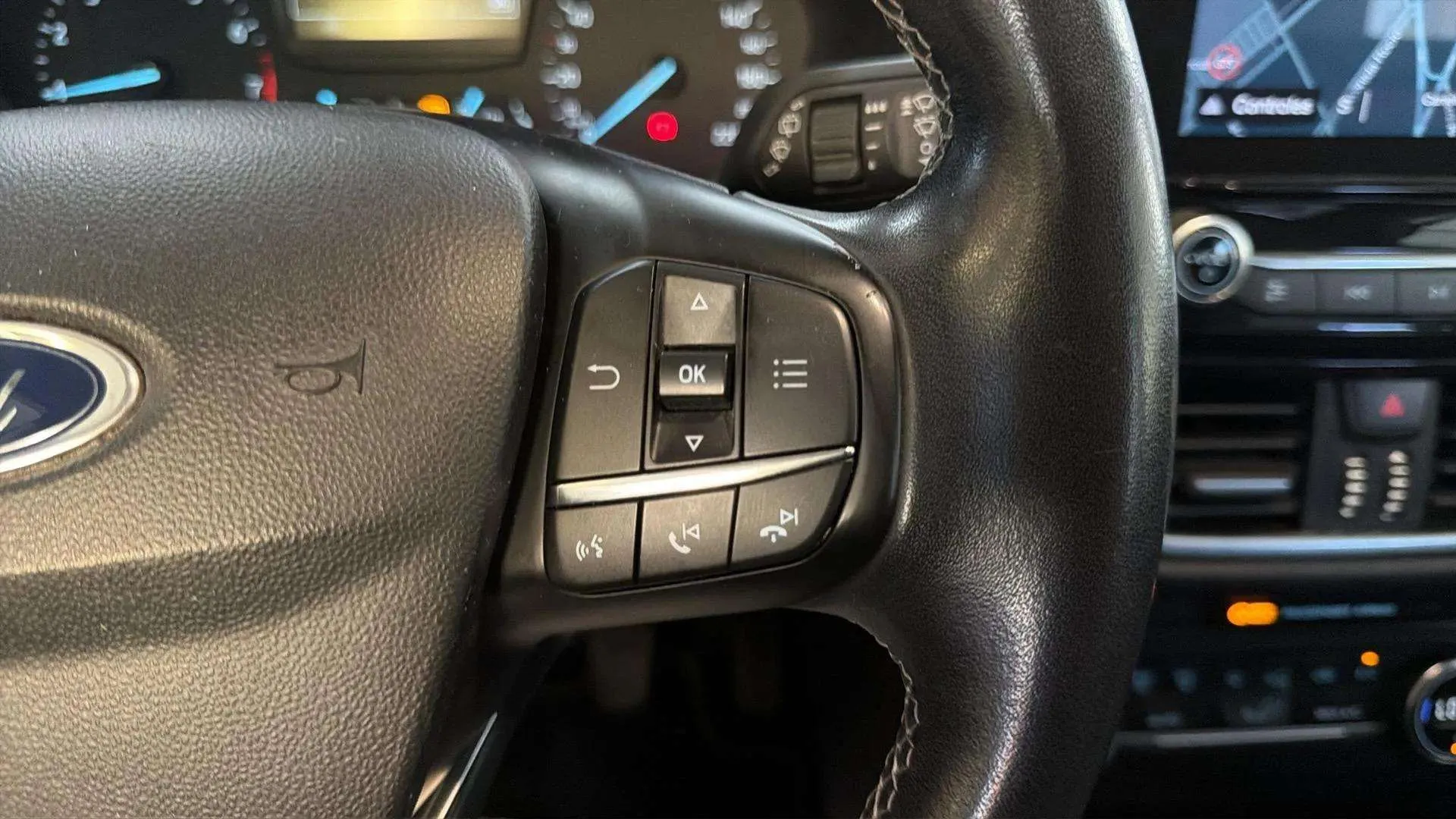 Ford Fiesta 1.0 EcoBoost Titanium - foto 12