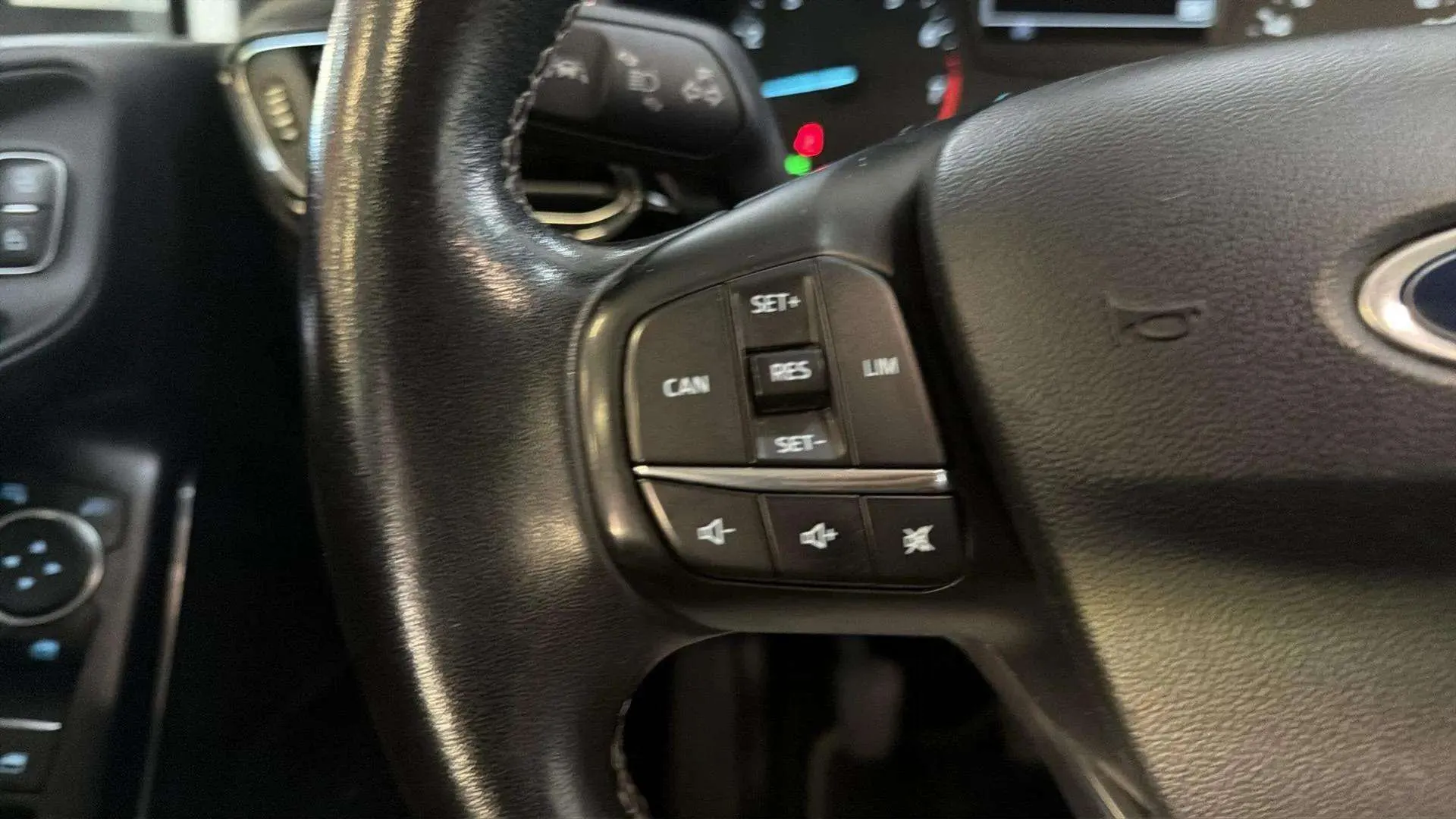 Ford Fiesta 1.0 EcoBoost Titanium - foto 11