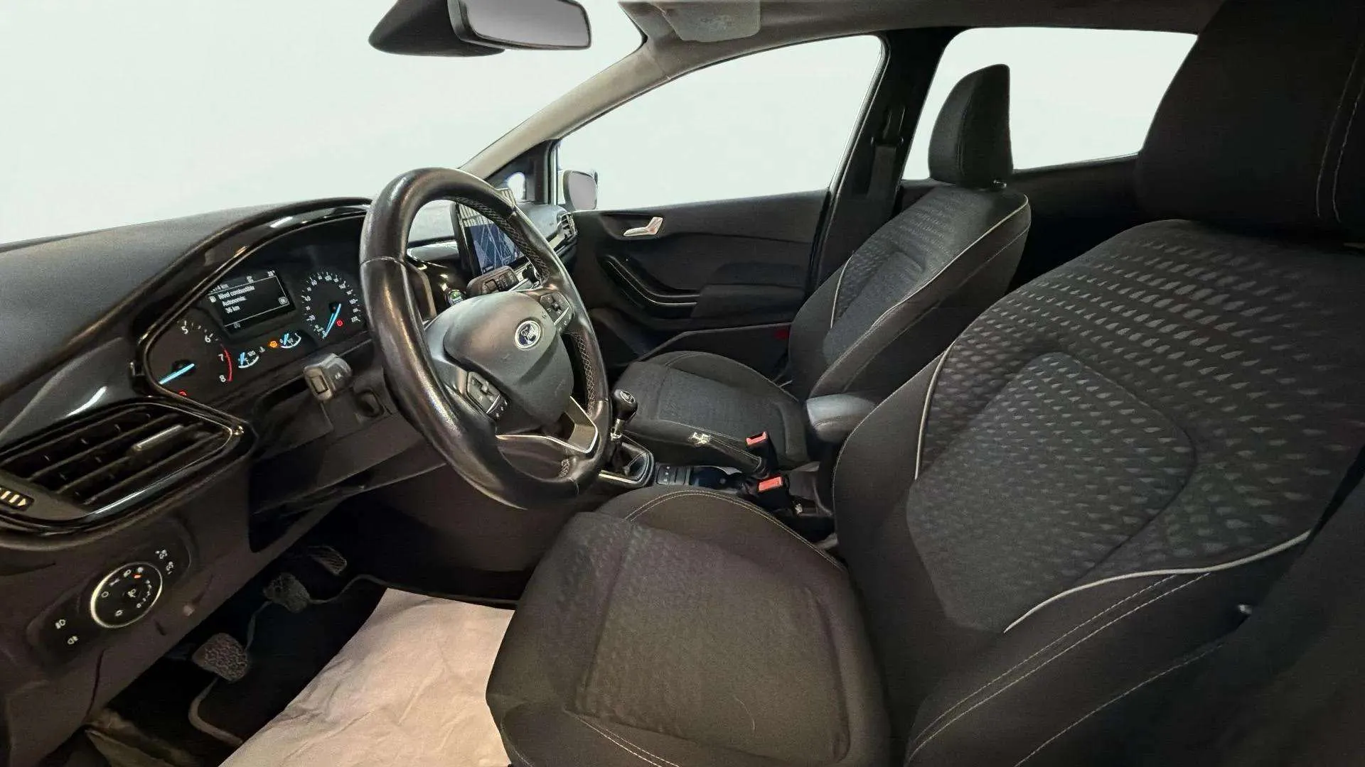 Ford Fiesta 1.0 EcoBoost Titanium - foto 19