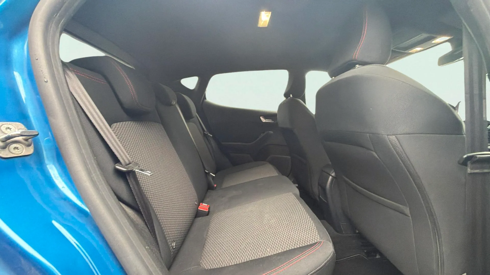 Ford Fiesta 1.0 EcoBoost MHEV ST-Line - foto 22