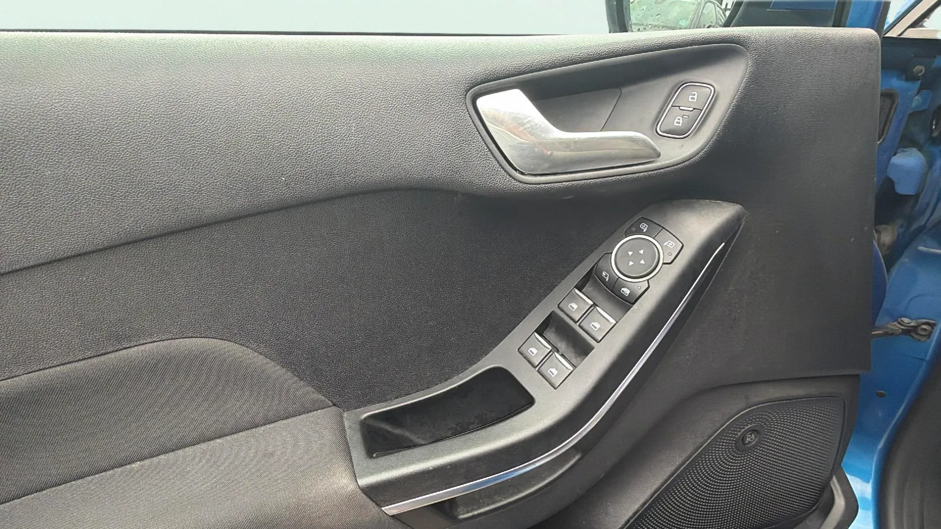 Ford Fiesta 1.0 EcoBoost MHEV ST-Line - foto 19