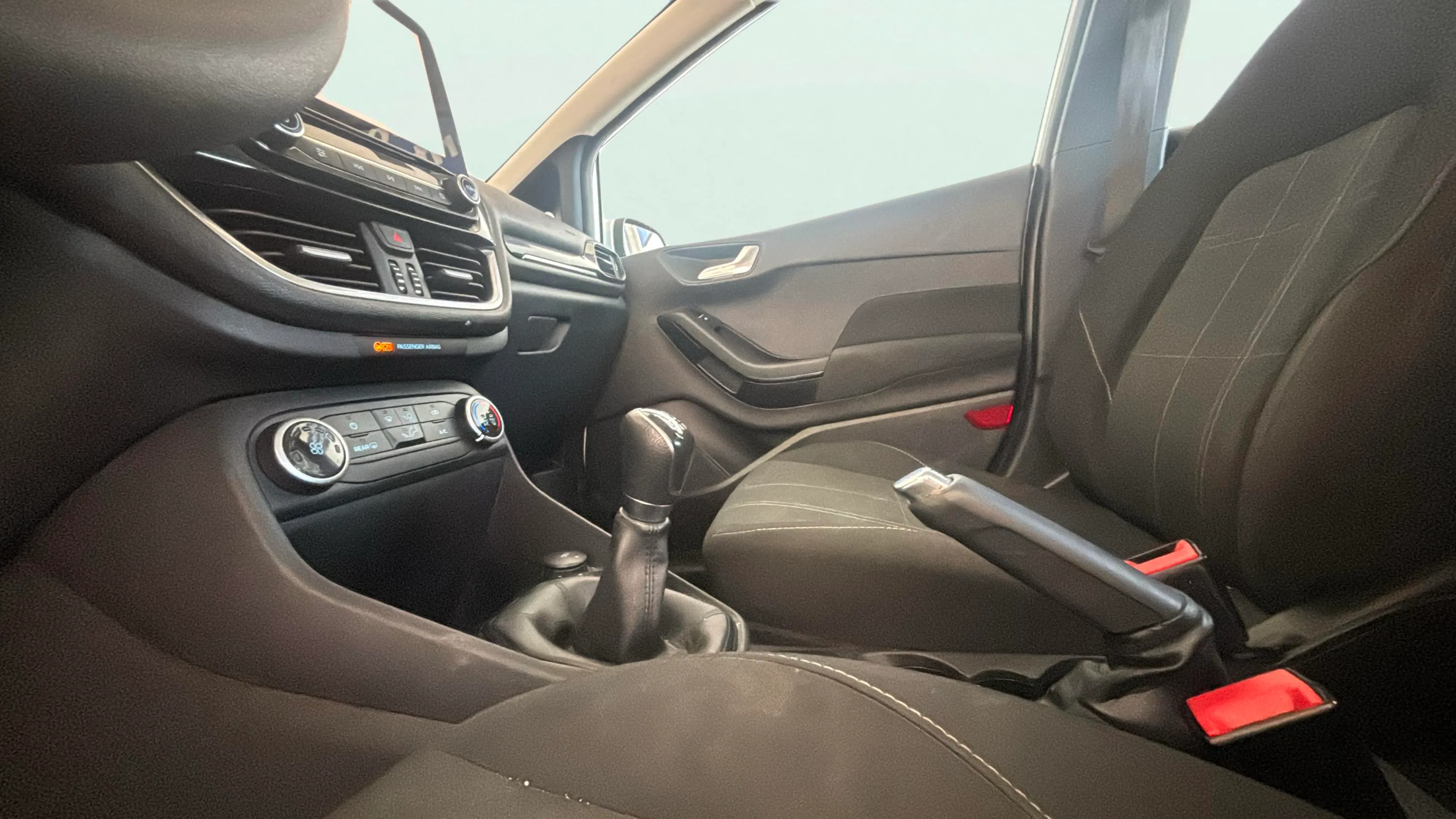 Ford Fiesta 1.1 Ti-VCT Limited Edit. - foto 24