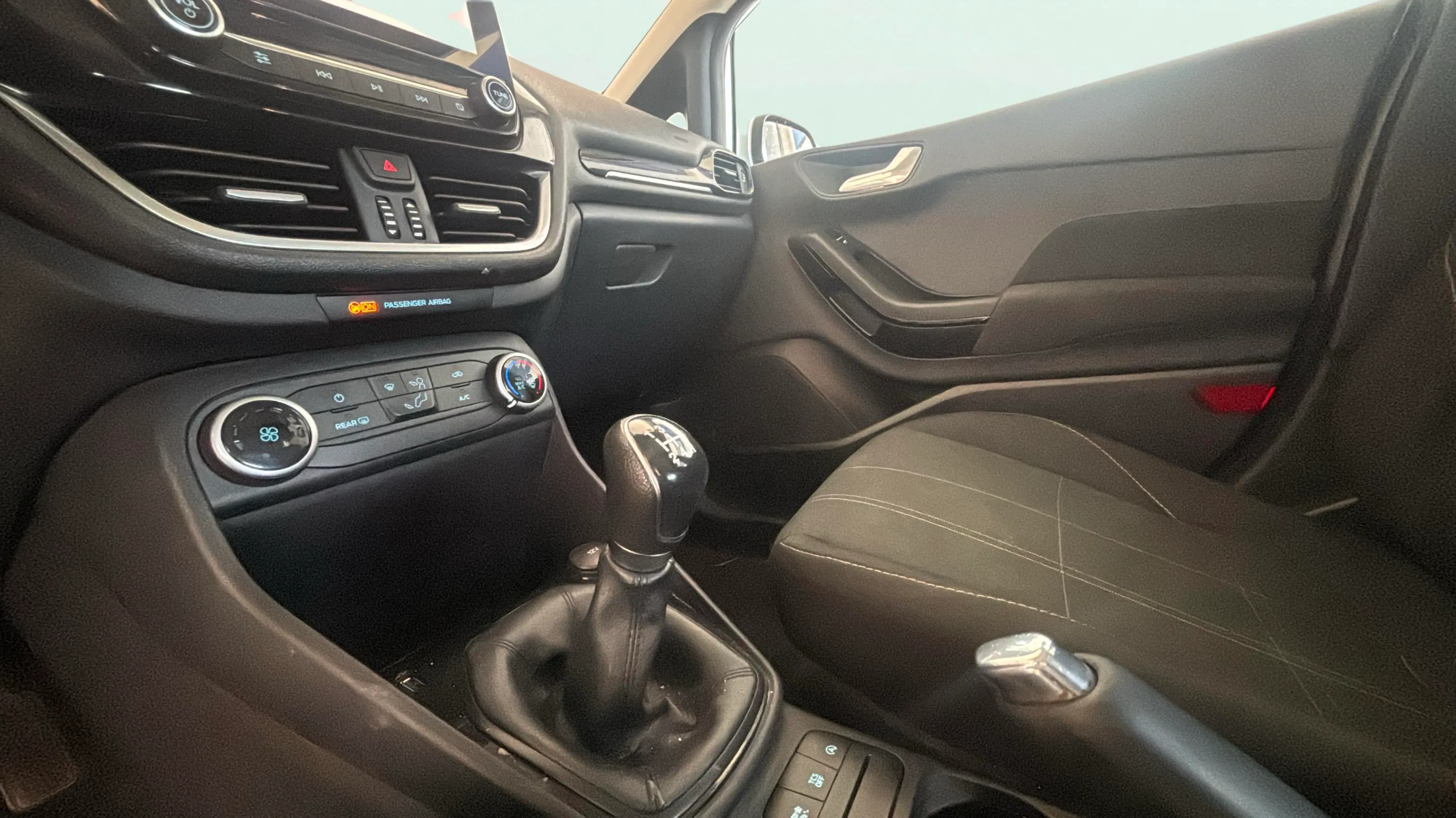 Ford Fiesta 1.1 Ti-VCT Limited Edit. - foto 13